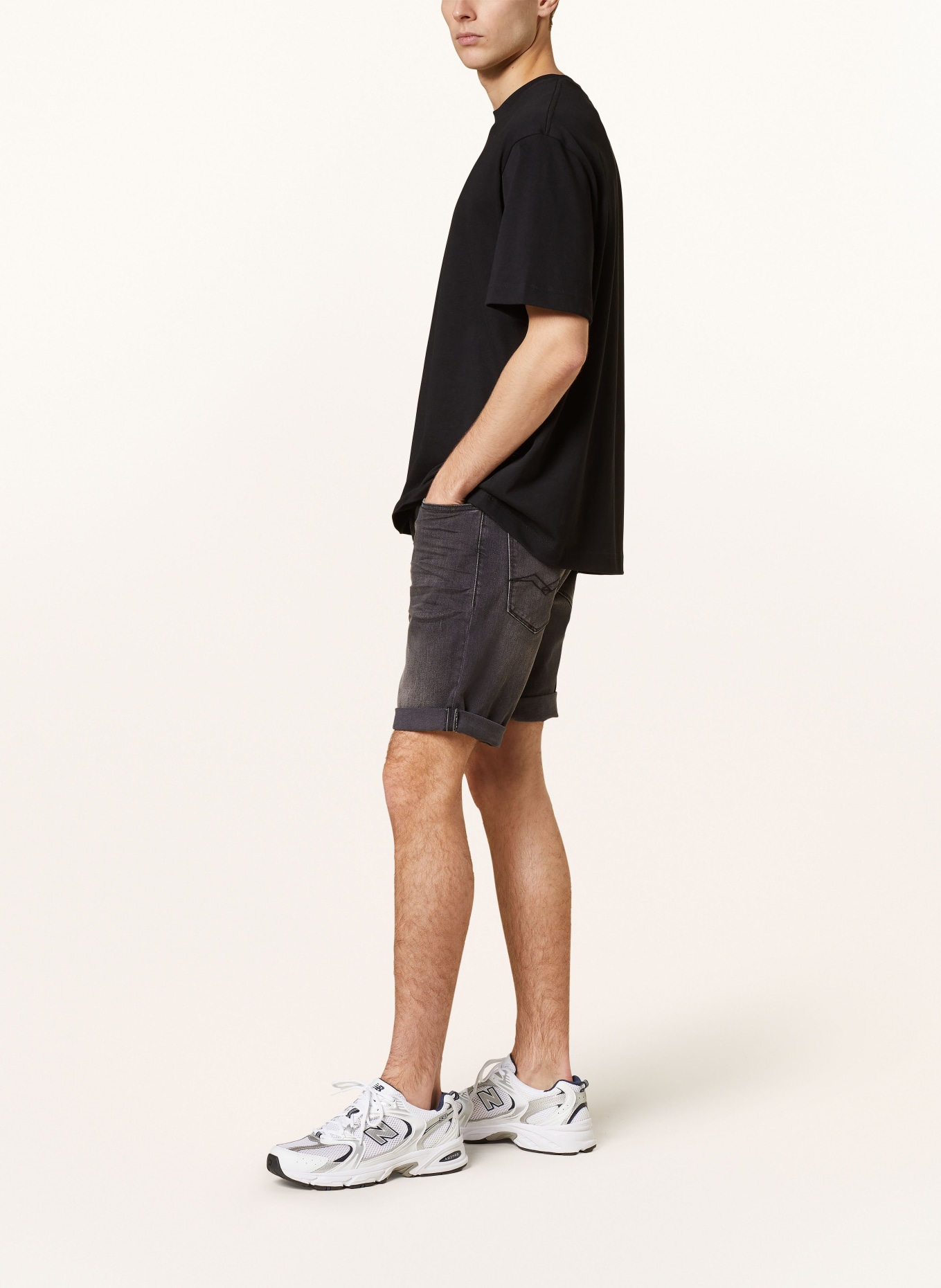 REPLAY Denim shorts tapered fit, Color: DARK GRAY (Image 4)