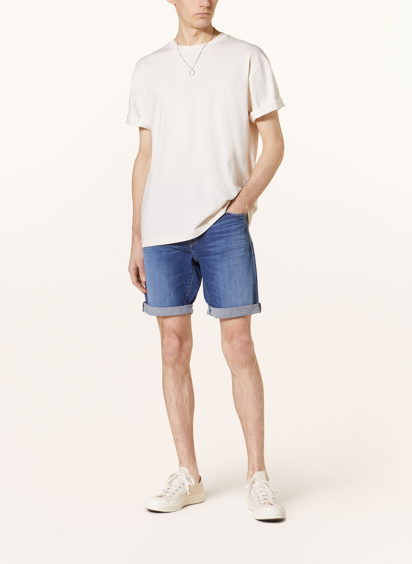 REPLAY Denim shorts tapered fit, Color: 007 DARK BLUE (Image 2)