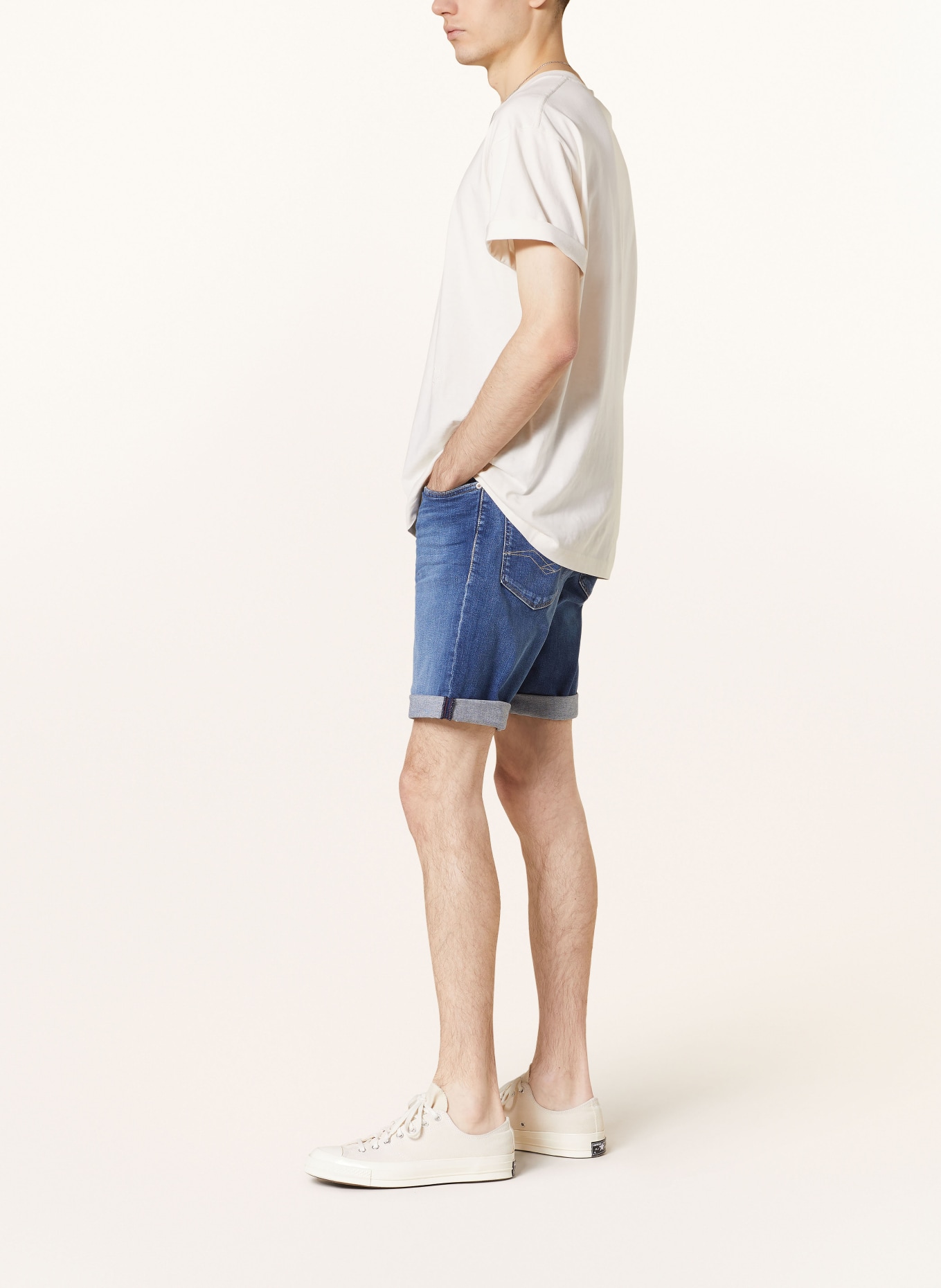 REPLAY Denim shorts tapered fit, Color: 007 DARK BLUE (Image 4)