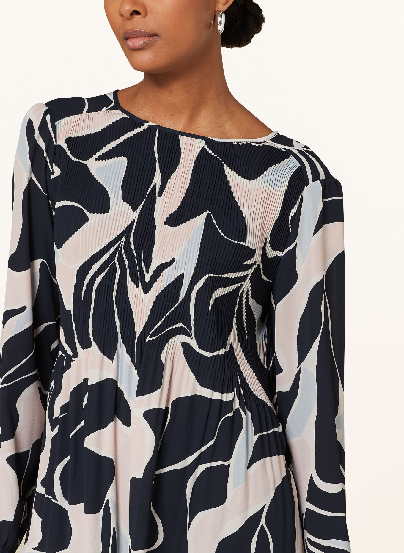 Betty Barclay Pleated blouse, Color: DARK BLUE/ ROSE/ CREAM (Image 4)