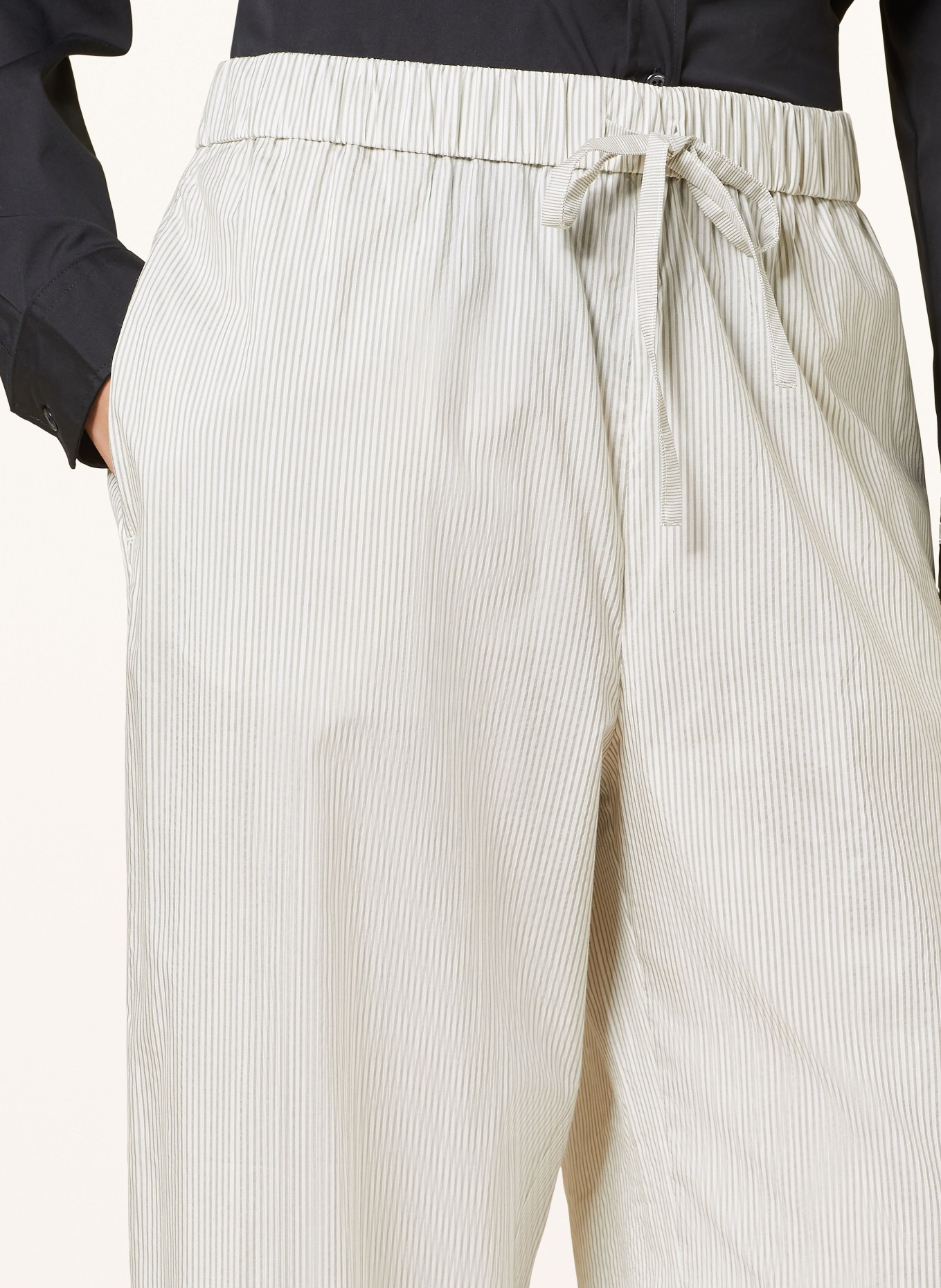 COS Wide leg trousers made of silk, Color: GRAY/ LIGHT GRAY (Image 5)