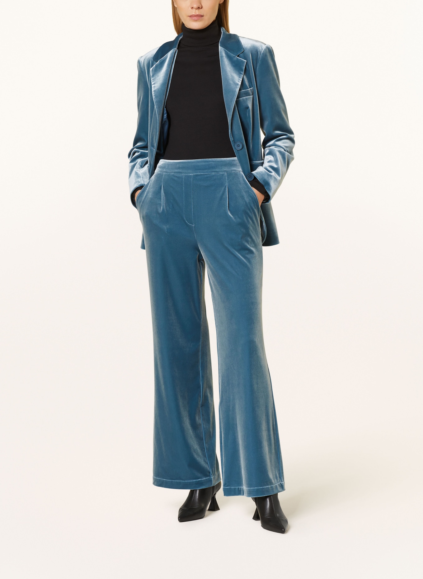 HERZEN'S ANGELEGENHEIT Velvet pants, Color: LIGHT BLUE (Image 2)