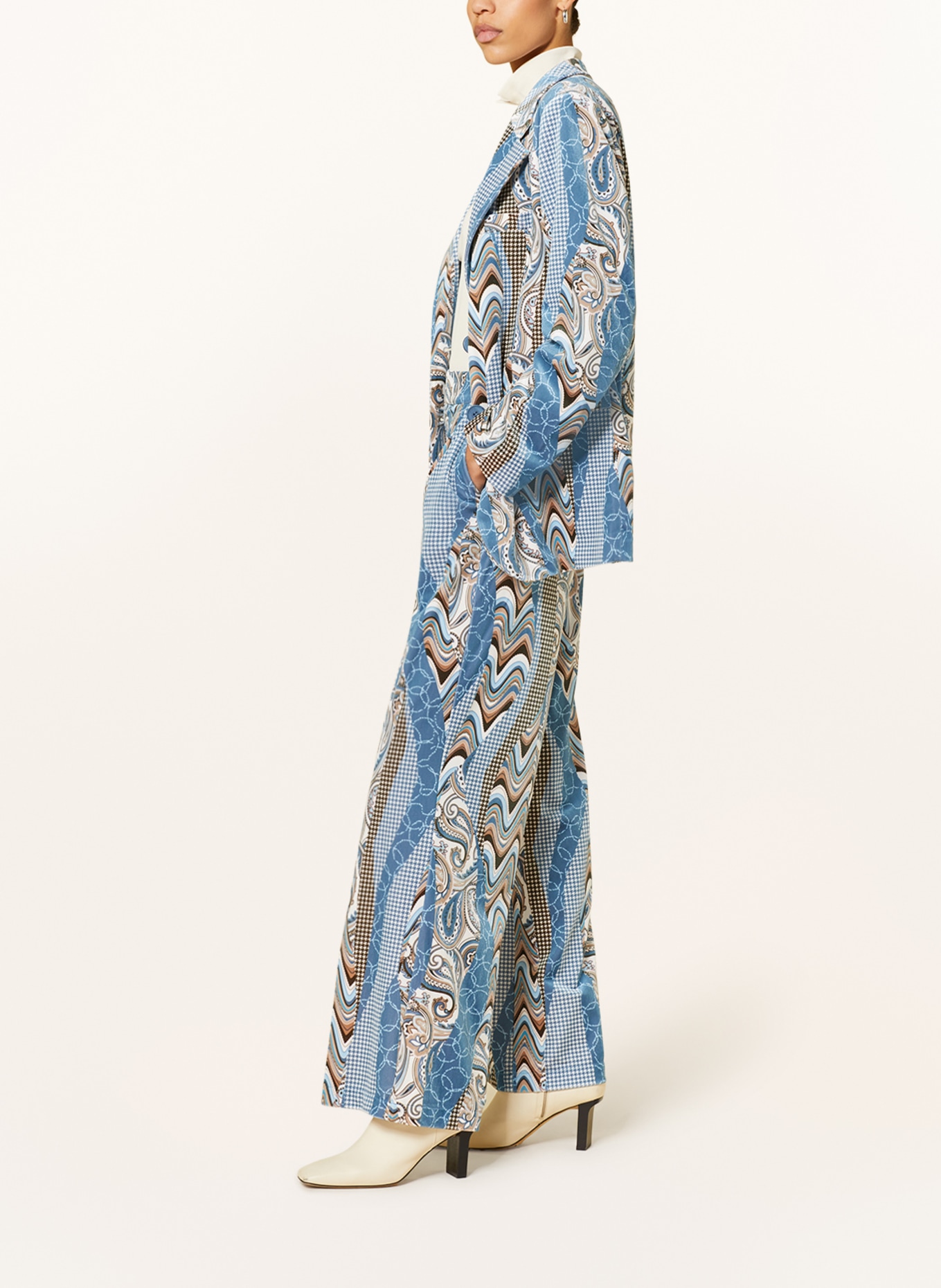 HERZEN'S ANGELEGENHEIT Wide leg trousers made of velvet, Color: LIGHT BLUE/ BROWN/ WHITE (Image 4)