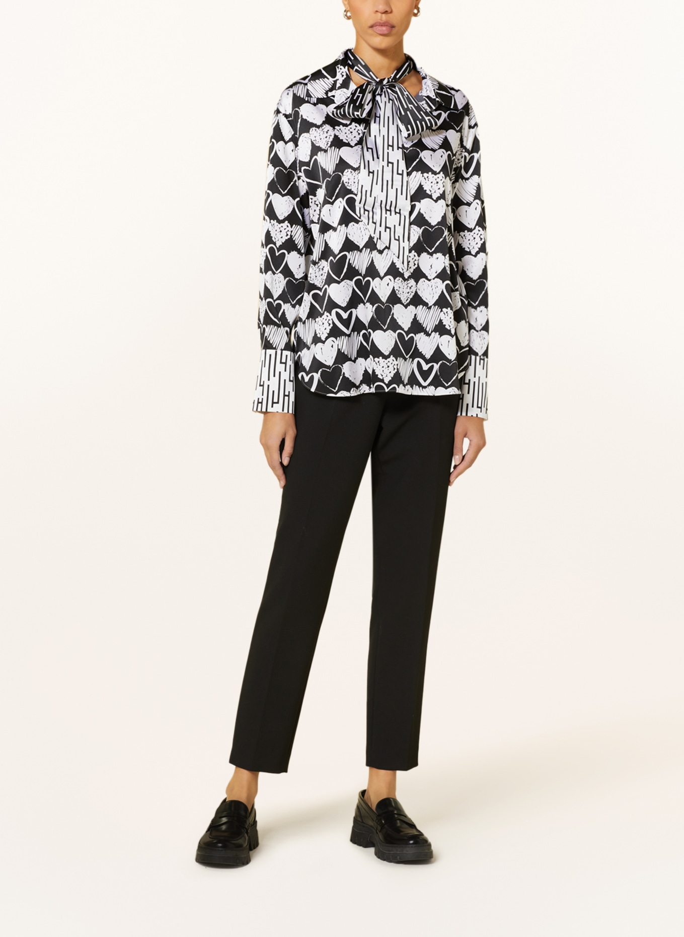 HERZEN'S ANGELEGENHEIT Shirt blouse in silk with detachable bow, Color: BLACK/ WHITE (Image 2)