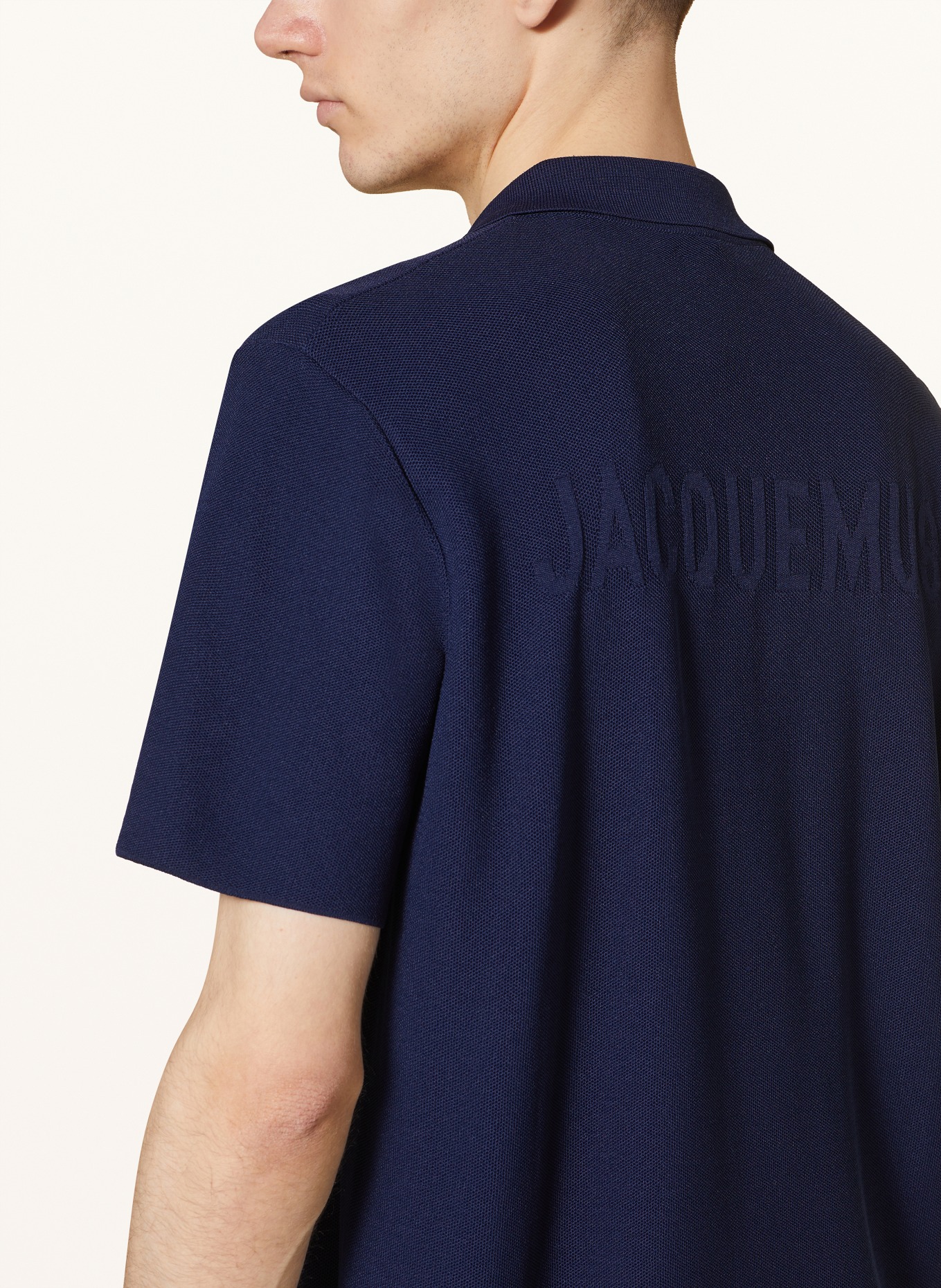 JACQUEMUS Piqué-Poloshirt LE POLO MAILLE, Farbe: DUNKELBLAU (Bild 4)