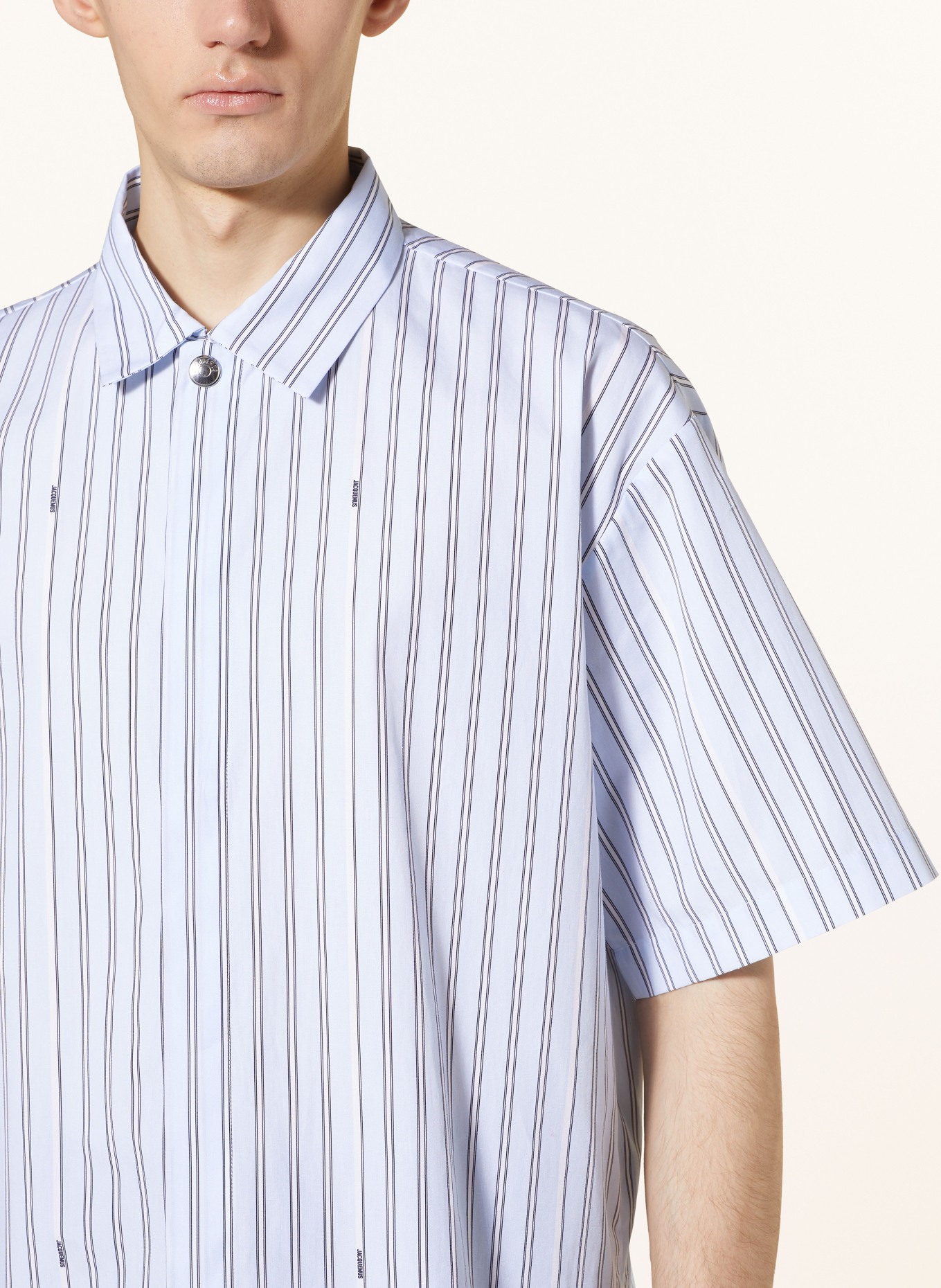 JACQUEMUS Short sleeve shirt LA CHEMISE MANCHE COURTE comfort fit, Color: LIGHT BLUE/ WHITE/ BLACK (Image 4)