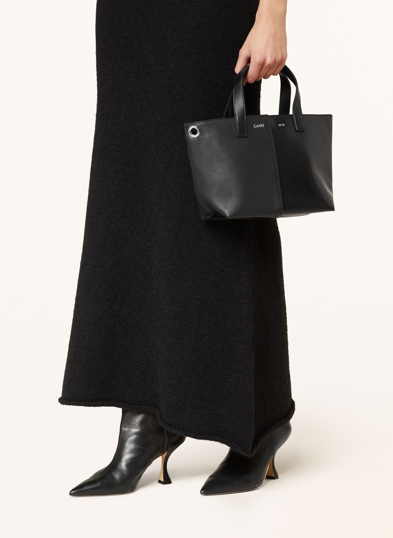 CAHU Handbag LE BUKET, Color: BLACK (Image 4)
