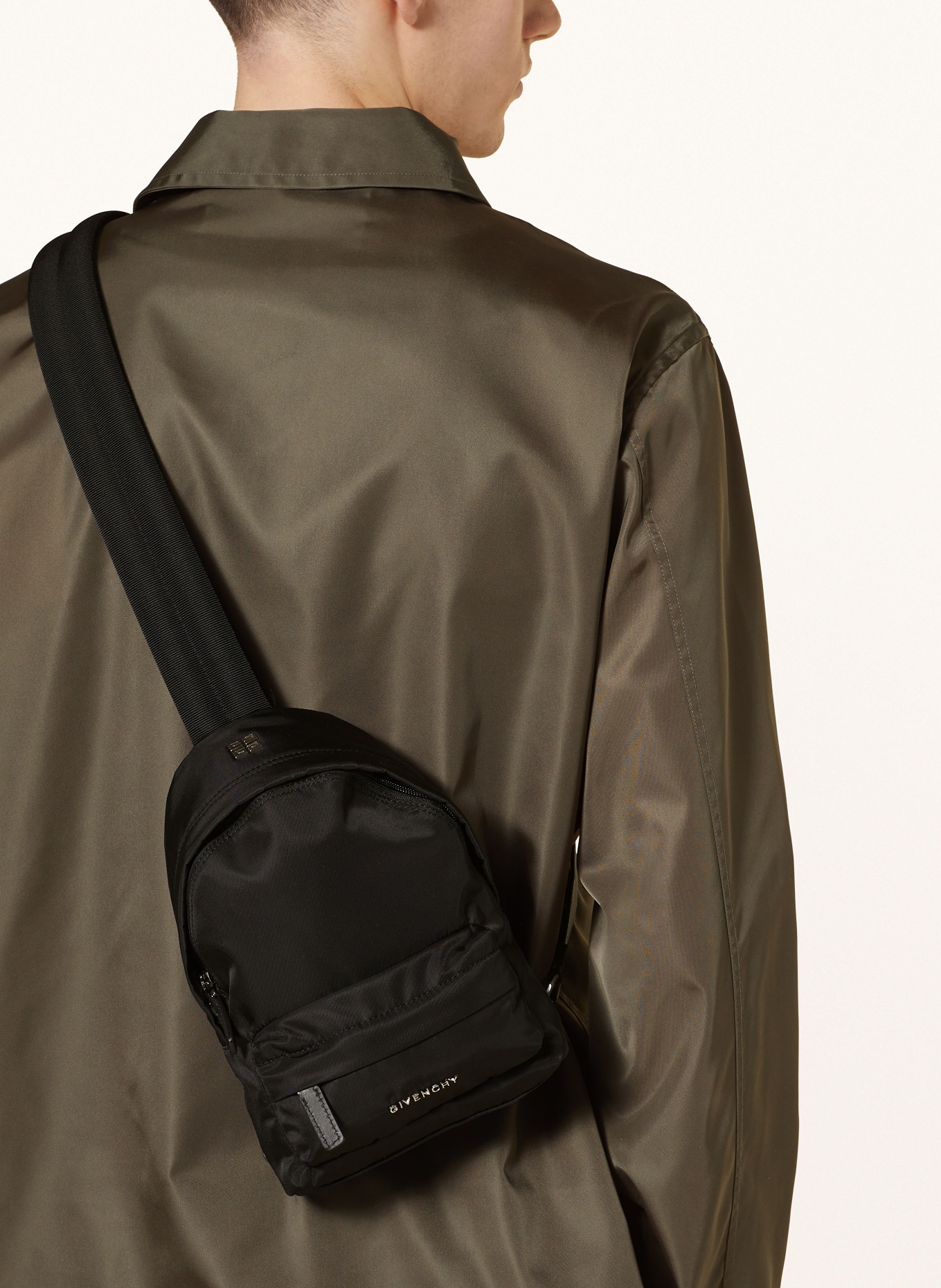 GIVENCHY Crossbody bag ESSENTIAL U SMALL, Color: BLACK (Image 4)