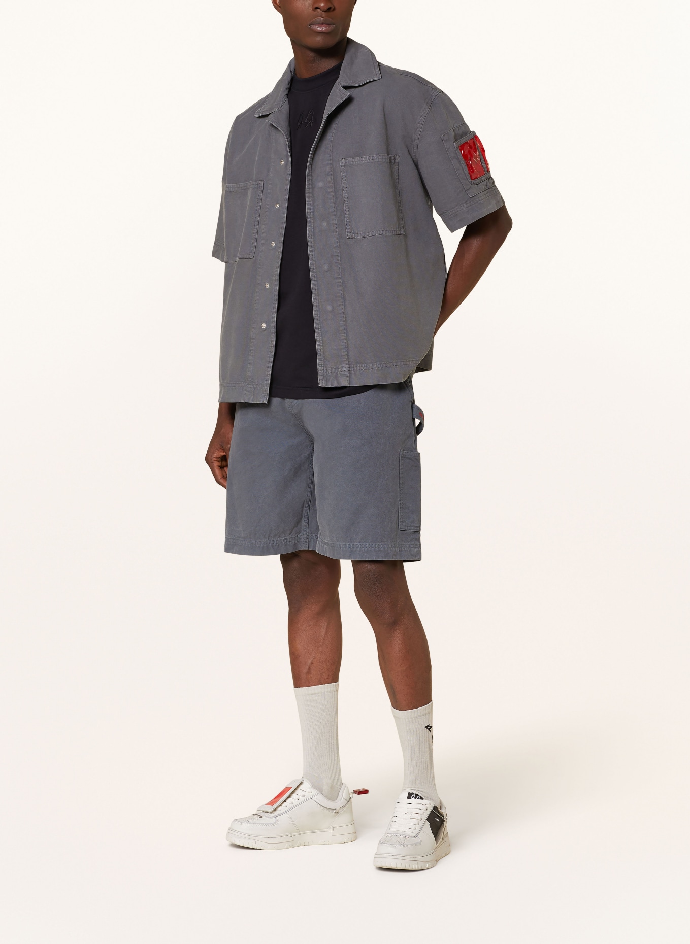 44 LABEL GROUP Cargo shorts, Color: GRAY (Image 2)