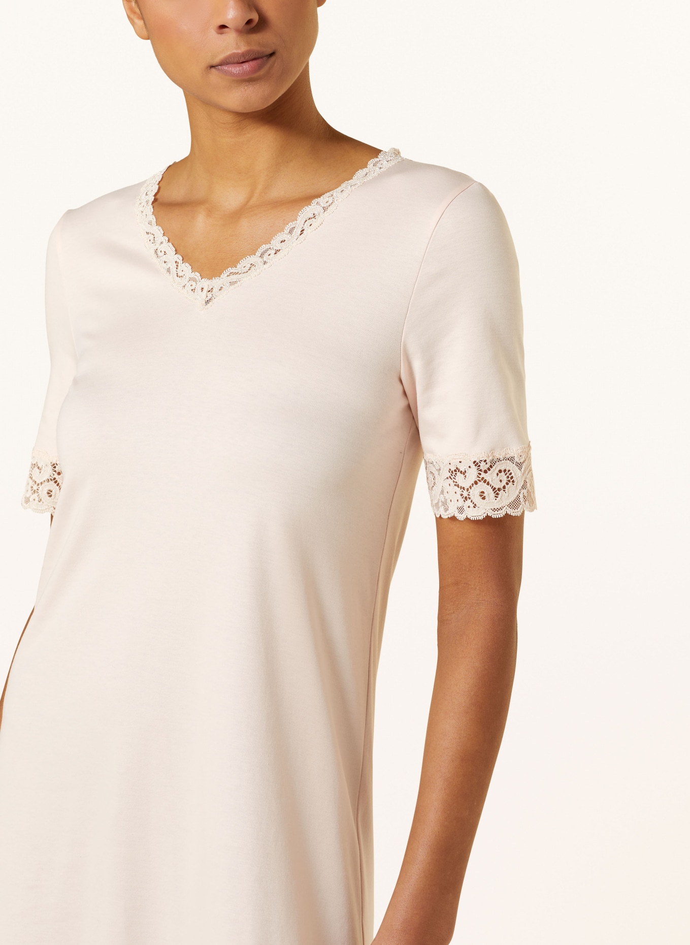 Hanro Short-sleeved cotton nightgown MOMENTS