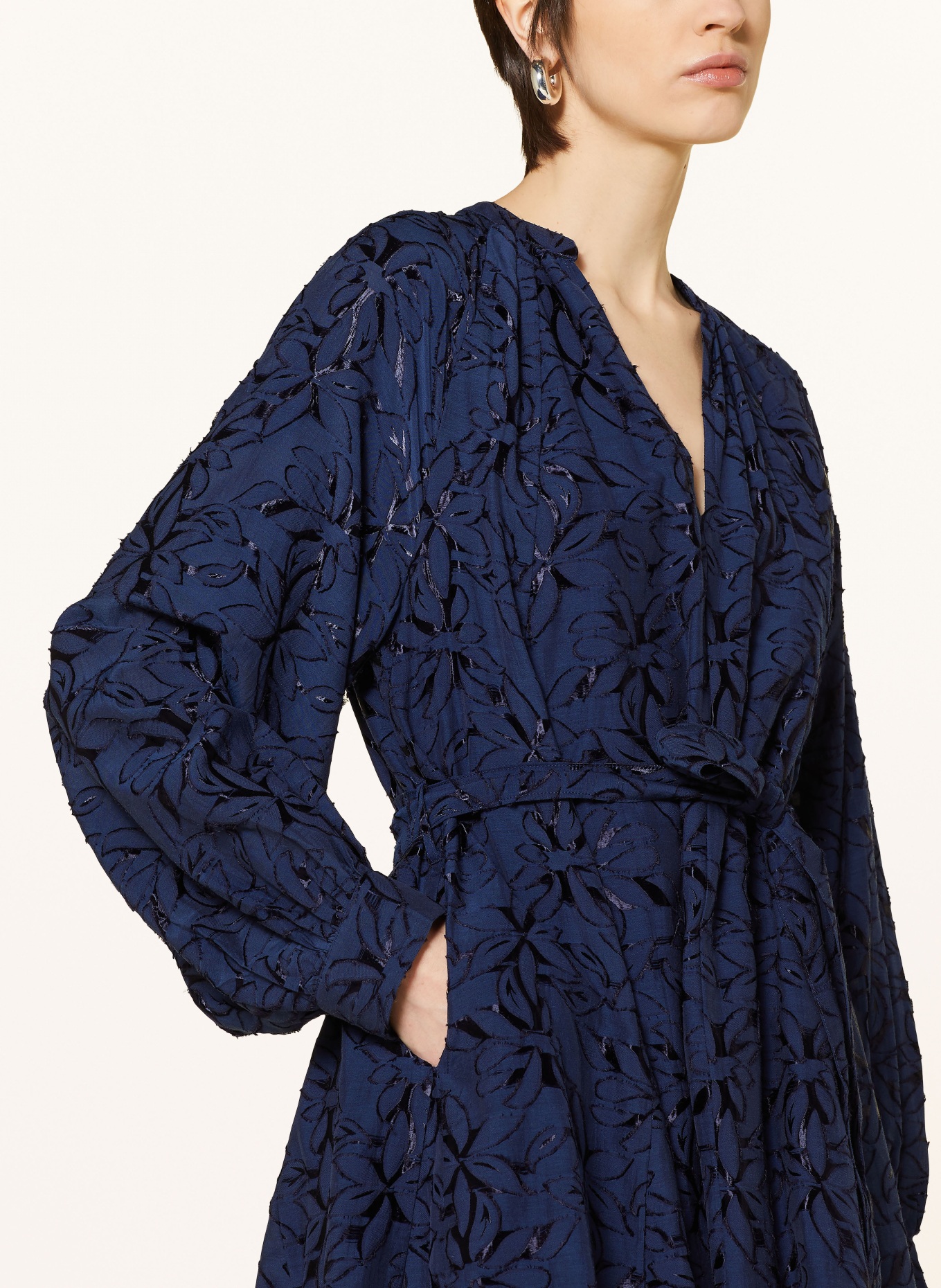 SAMSØE  SAMSØE Šaty SAVERA: TMAVĚ MODRÁ