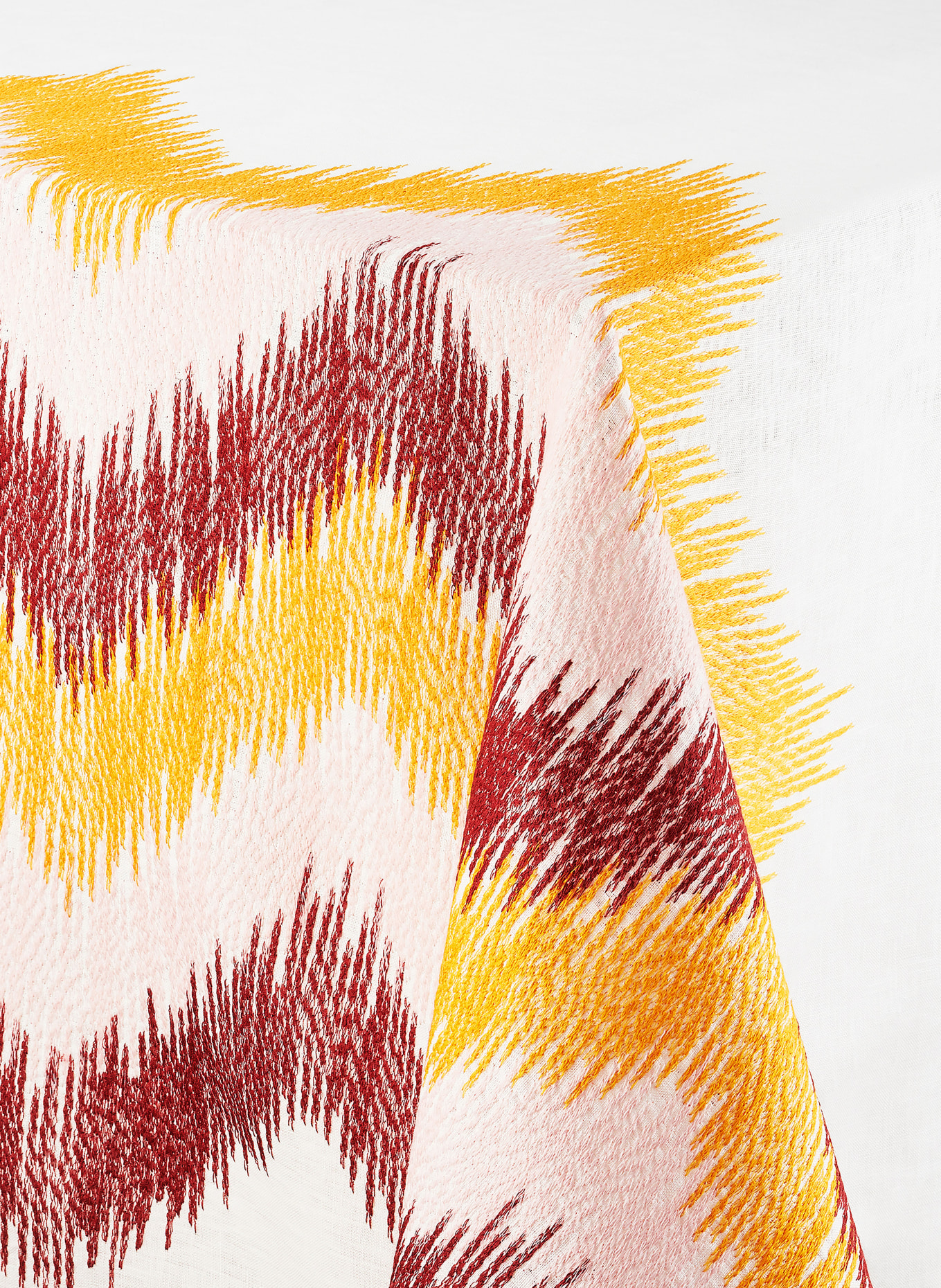 AQUAZZURA CASA Table cloth GOA, Color: WHITE/ RED/ YELLOW (Image 3)