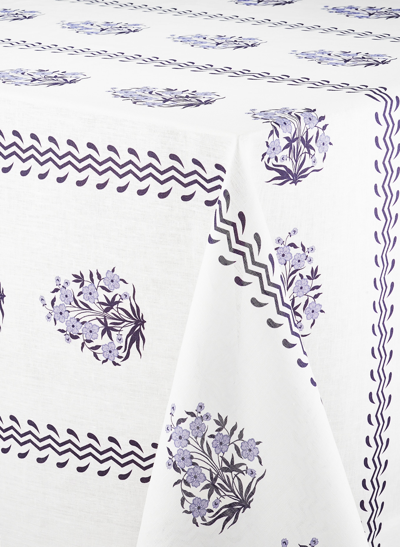AQUAZZURA CASA Table cloth UDAIPUR, Color: WHITE/ DARK BLUE/ LIGHT PURPLE (Image 3)