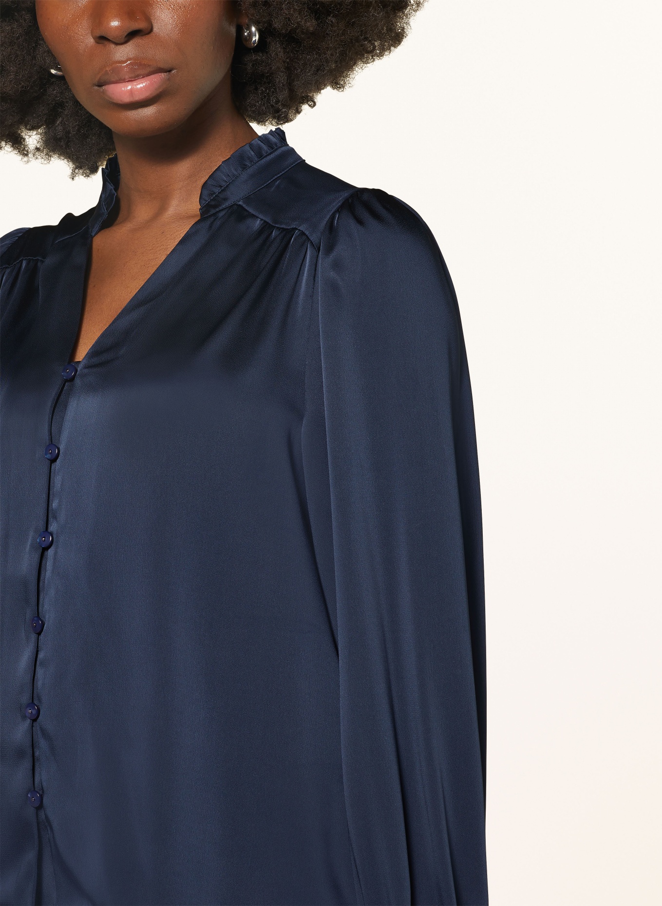 NEO NOIR Satin blouse MASSIMA with ruffles, Color: DARK BLUE (Image 4)