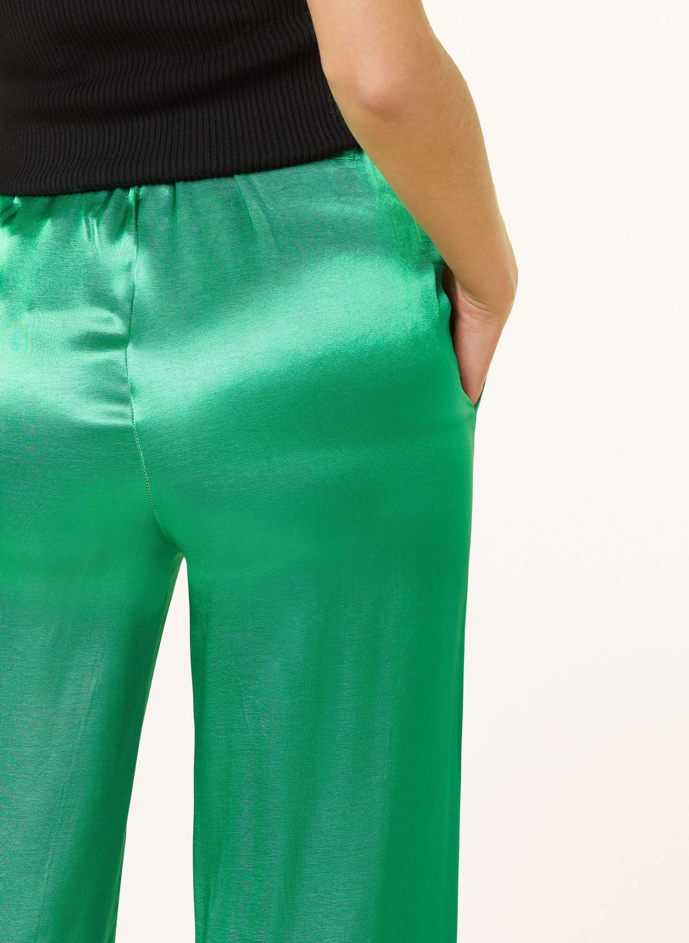 miss goodlife Wide leg trousers in satin, Color: GREEN (Image 5)