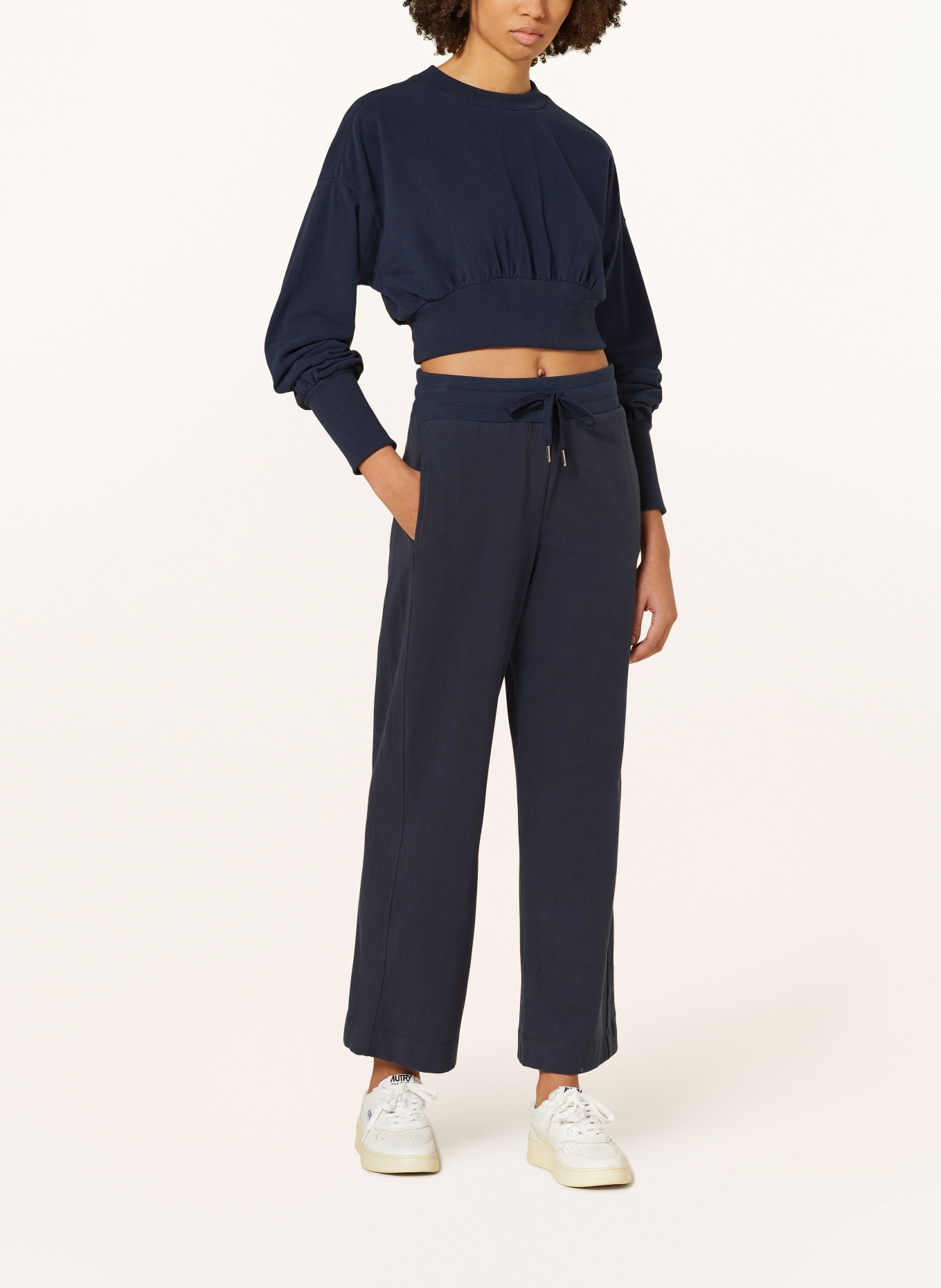 Sweaty Betty Trousers SERENE in jogger style, Color: DARK BLUE (Image 2)