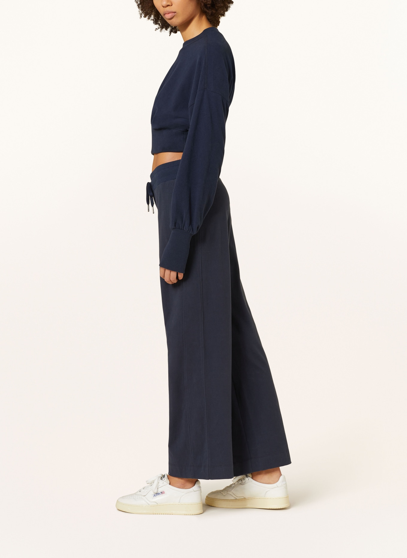 Sweaty Betty Trousers SERENE in jogger style, Color: DARK BLUE (Image 4)