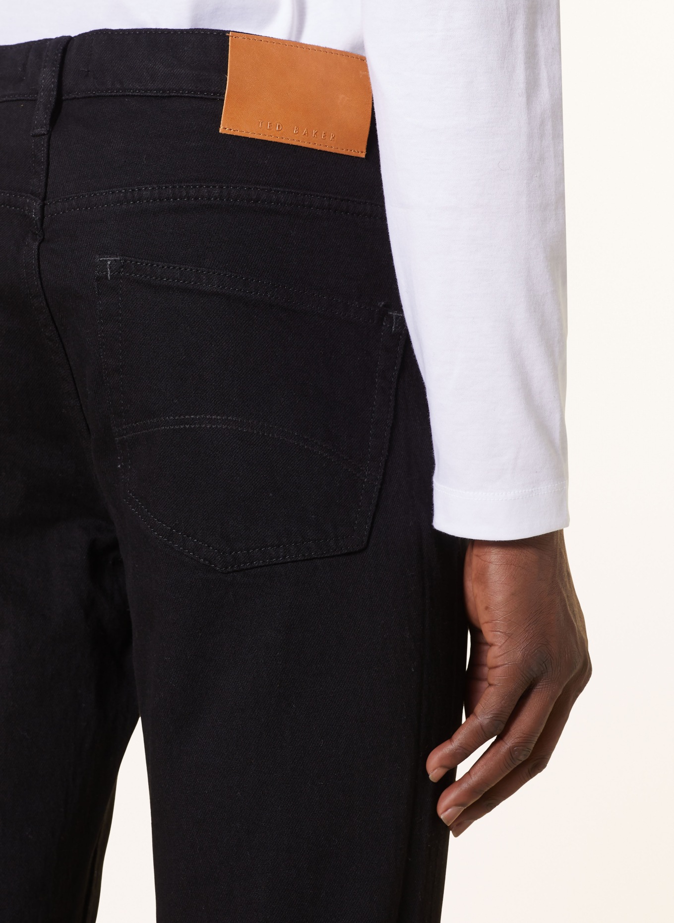 TED BAKER Jeans ELVVIS Slim Fit, Farbe: SCHWARZ (Bild 6)