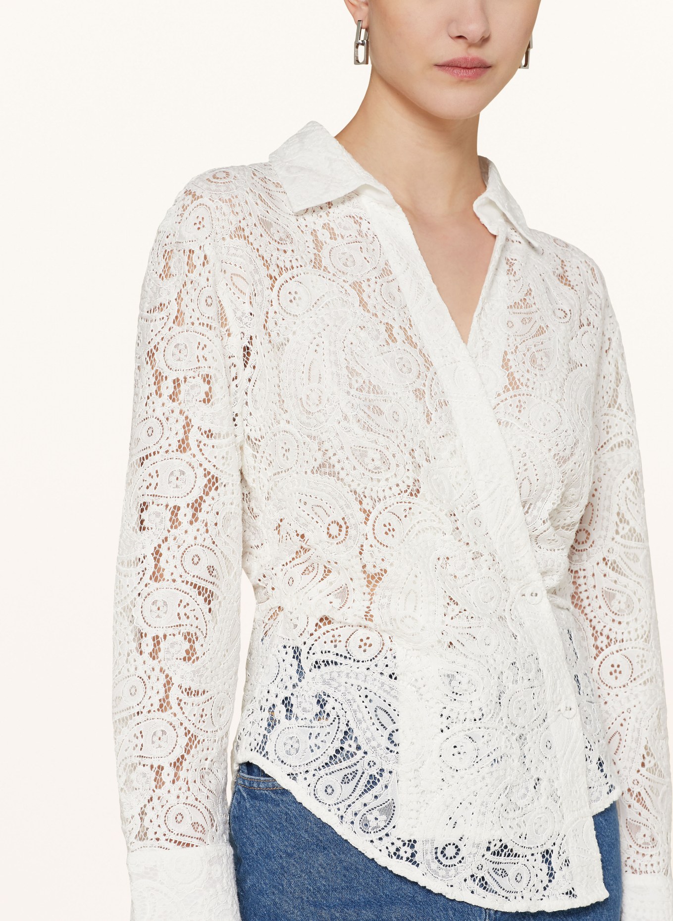 BAUM UND PFERDGARTEN Wrap blouse MALUCA made of lace, Color: WHITE (Image 4)