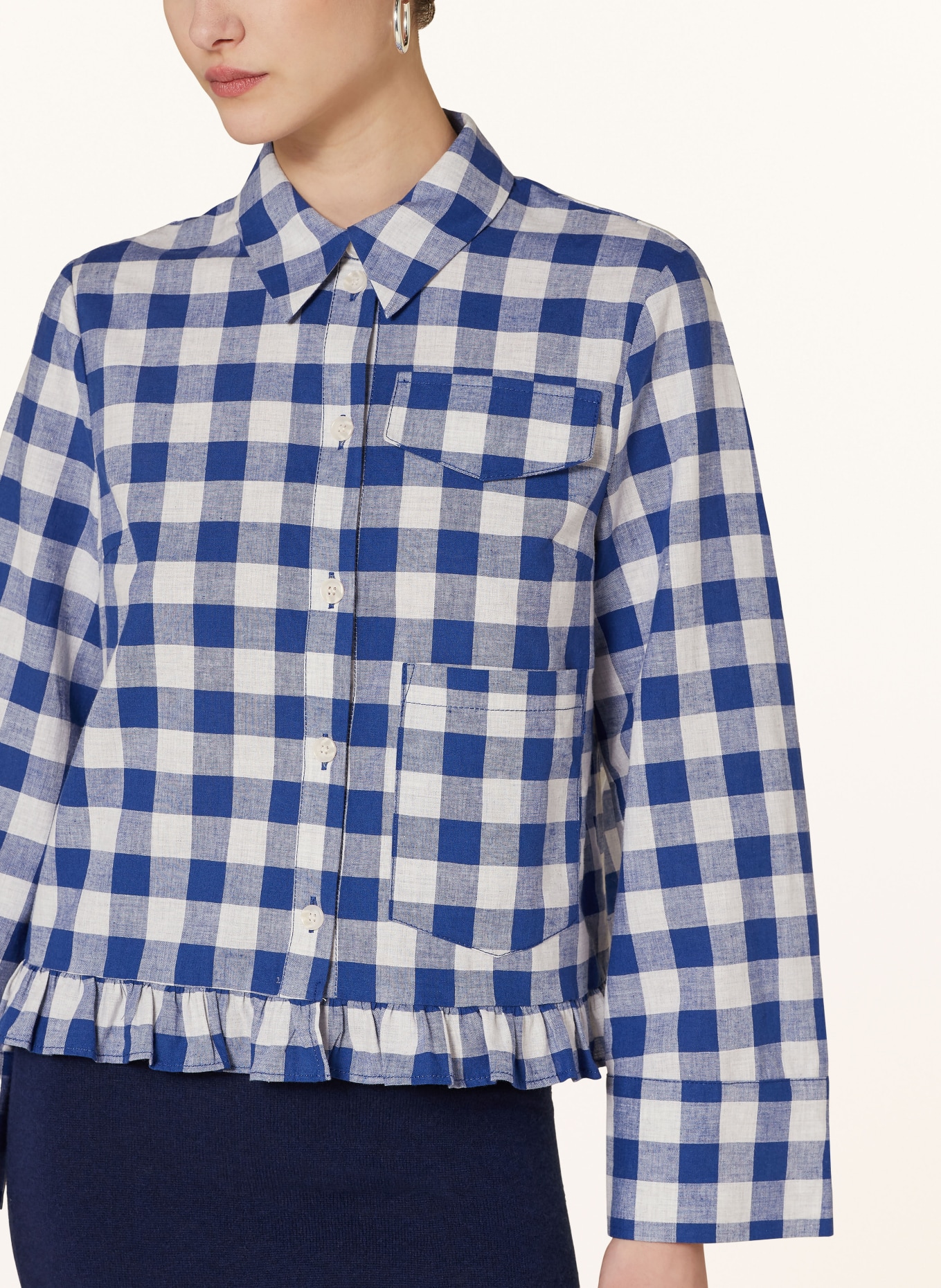 BAUM UND PFERDGARTEN Shirt blouse MILUNA with ruffles, Color: BLUE/ WHITE (Image 4)