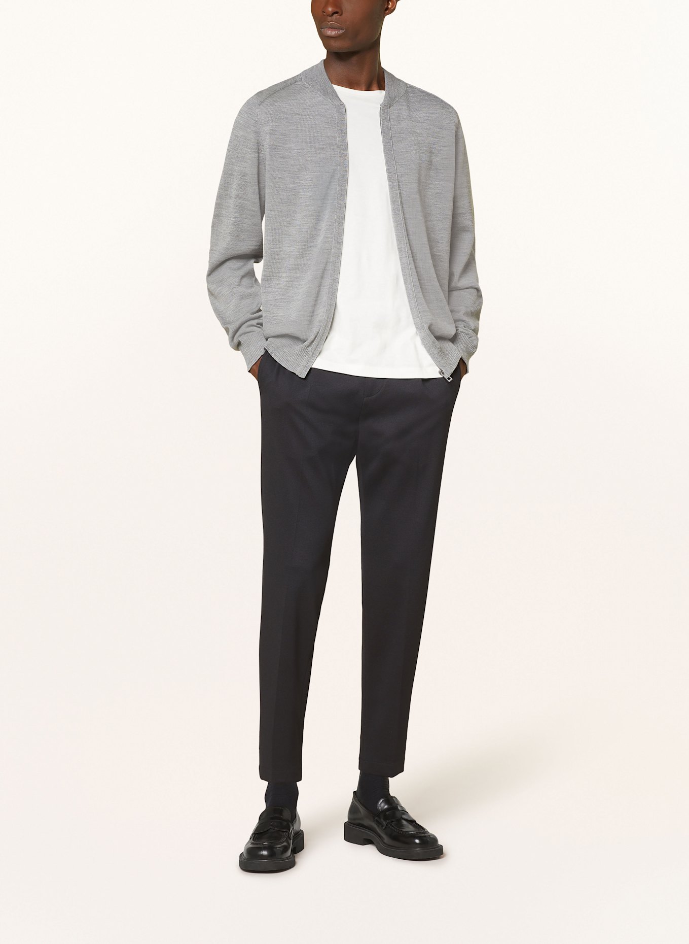 MAERZ MUENCHEN Strickjacke: GRAU