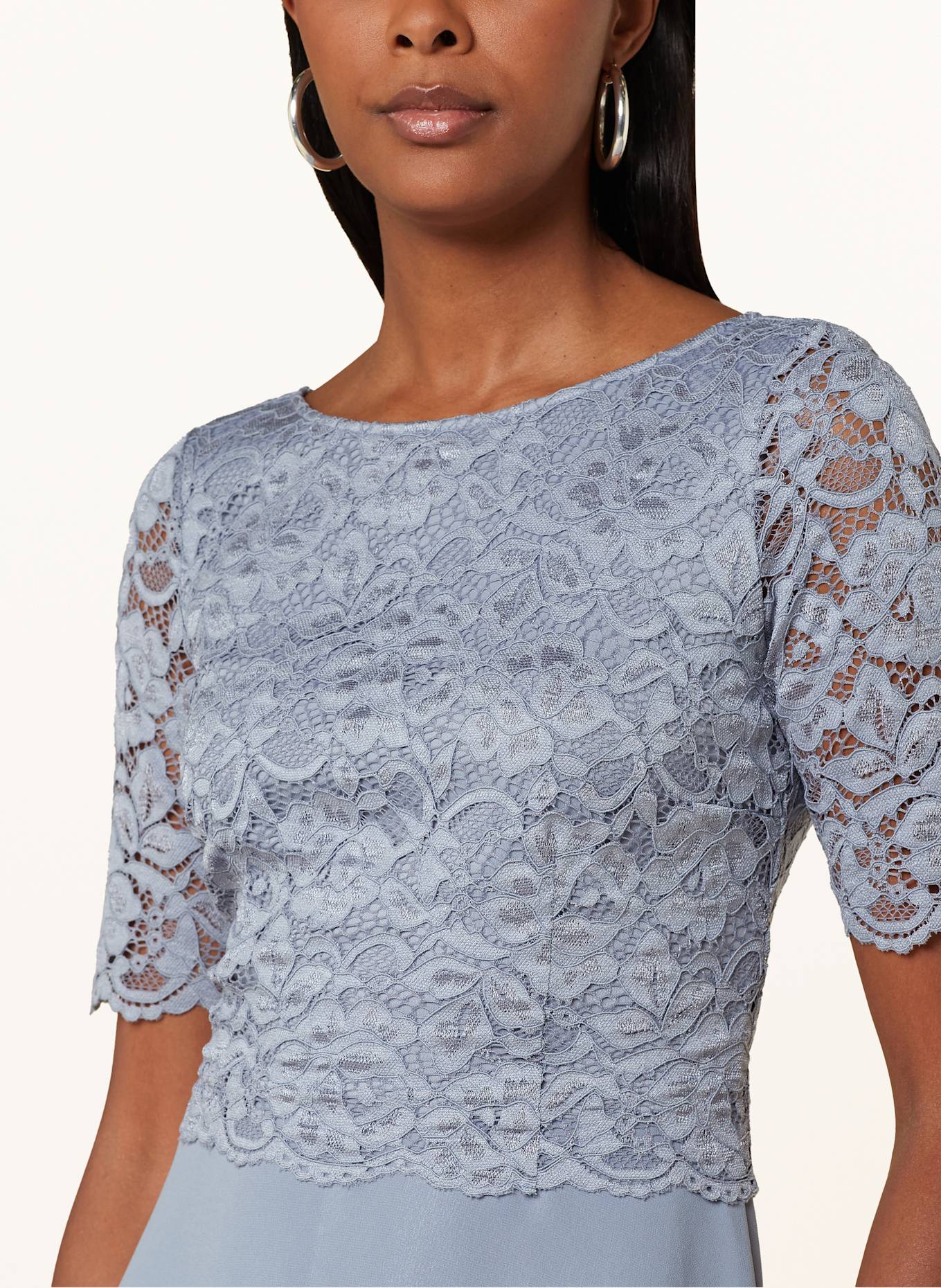 Vera Mont Cocktailkleid mit Spitzenbesatz: HELLBLAU