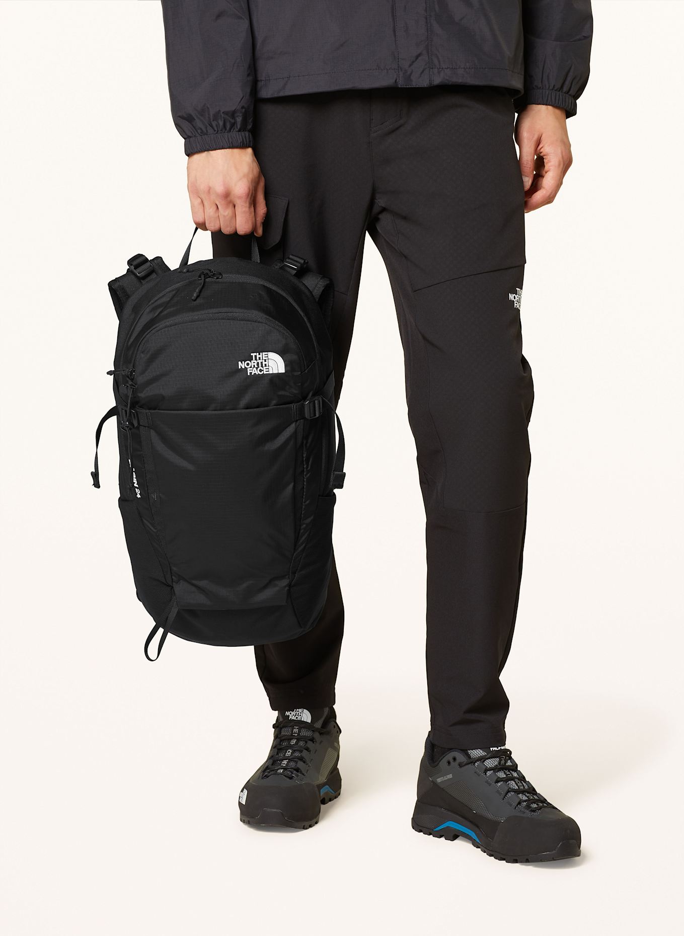 THE NORTH FACE Backpack BASIN 24 l in black