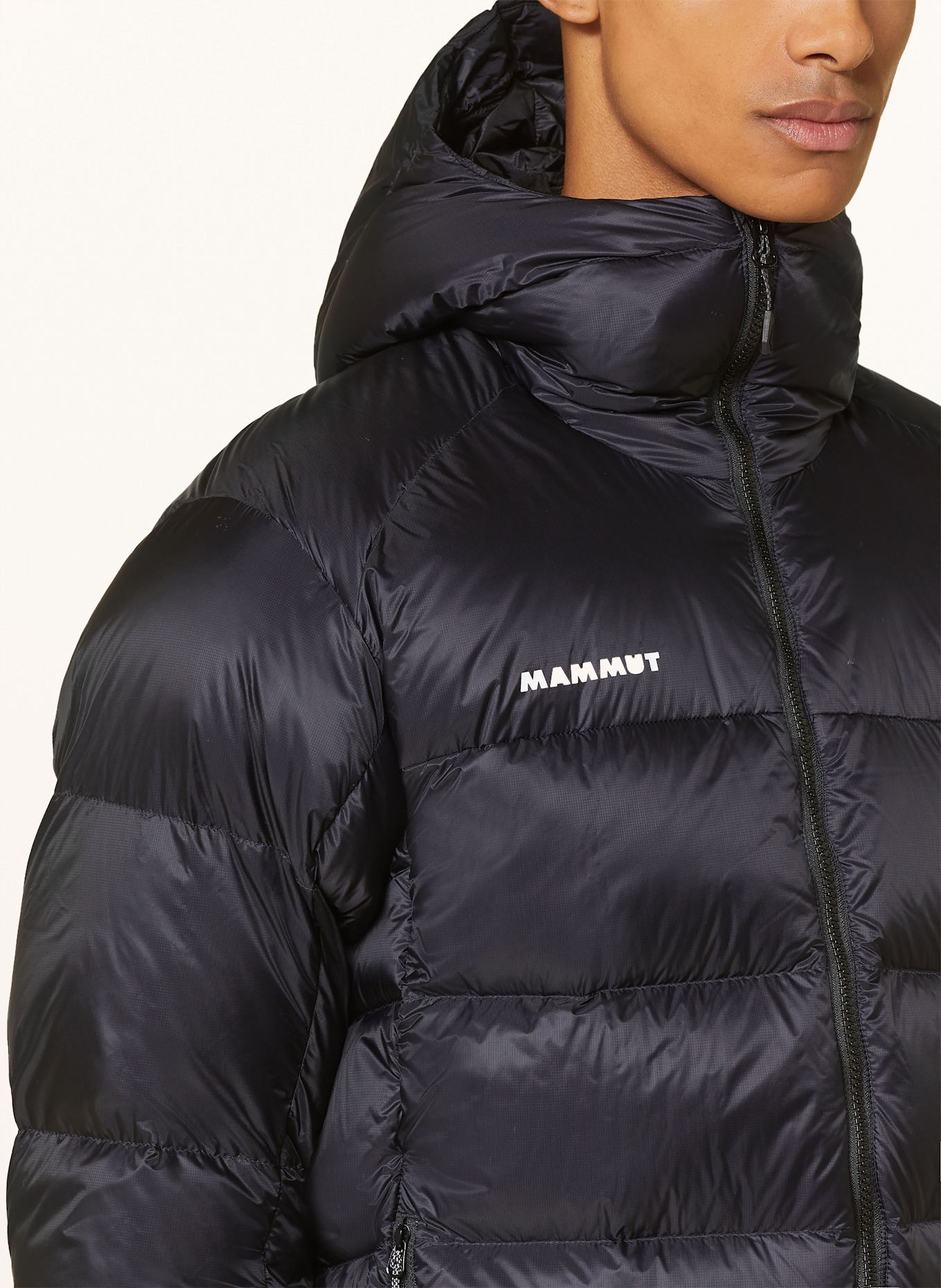 MAMMUT Daunenjacke TAISS PRO IN: SCHWARZ