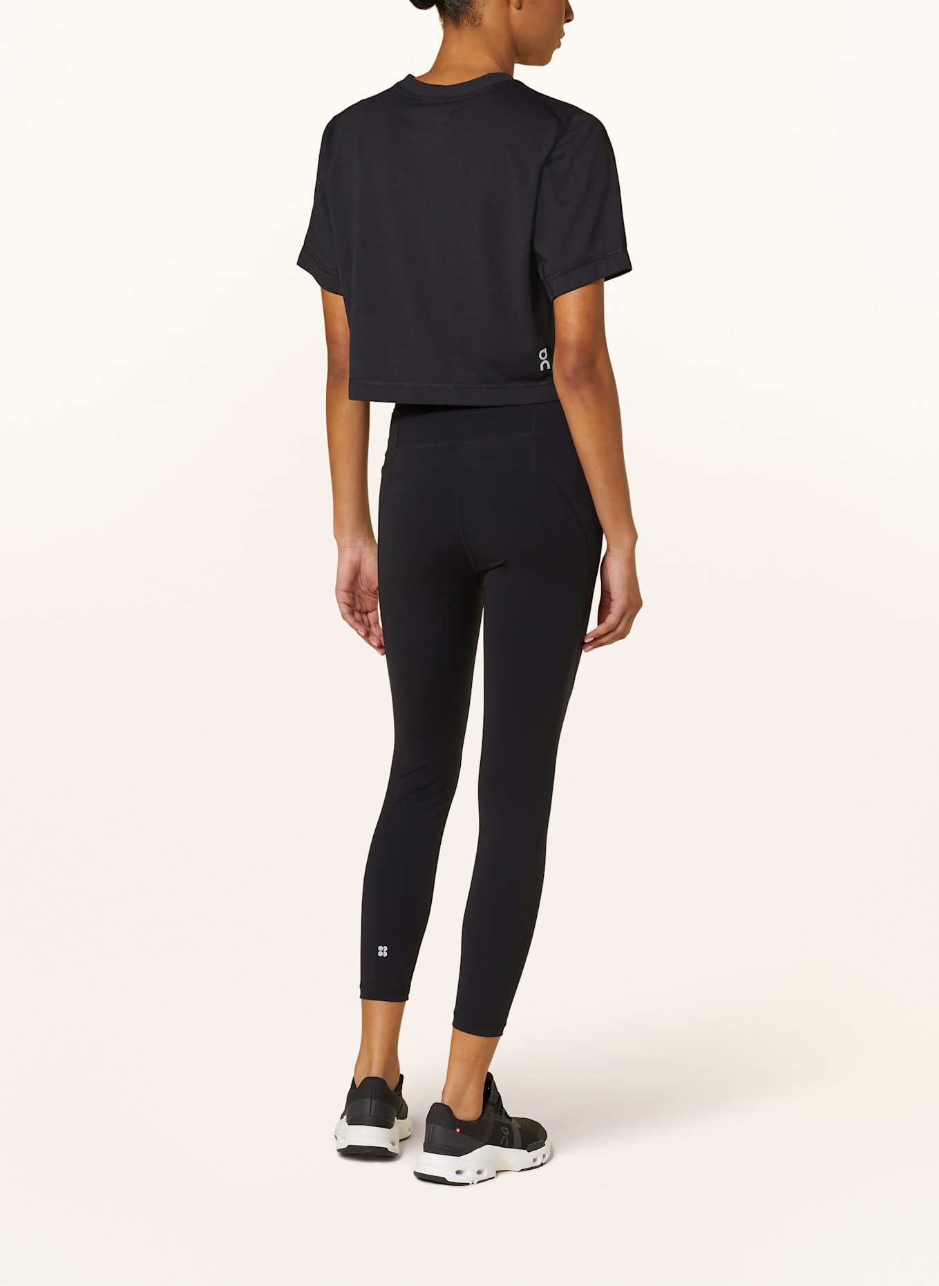 On T-shirt ACTIVE-T: BLACK