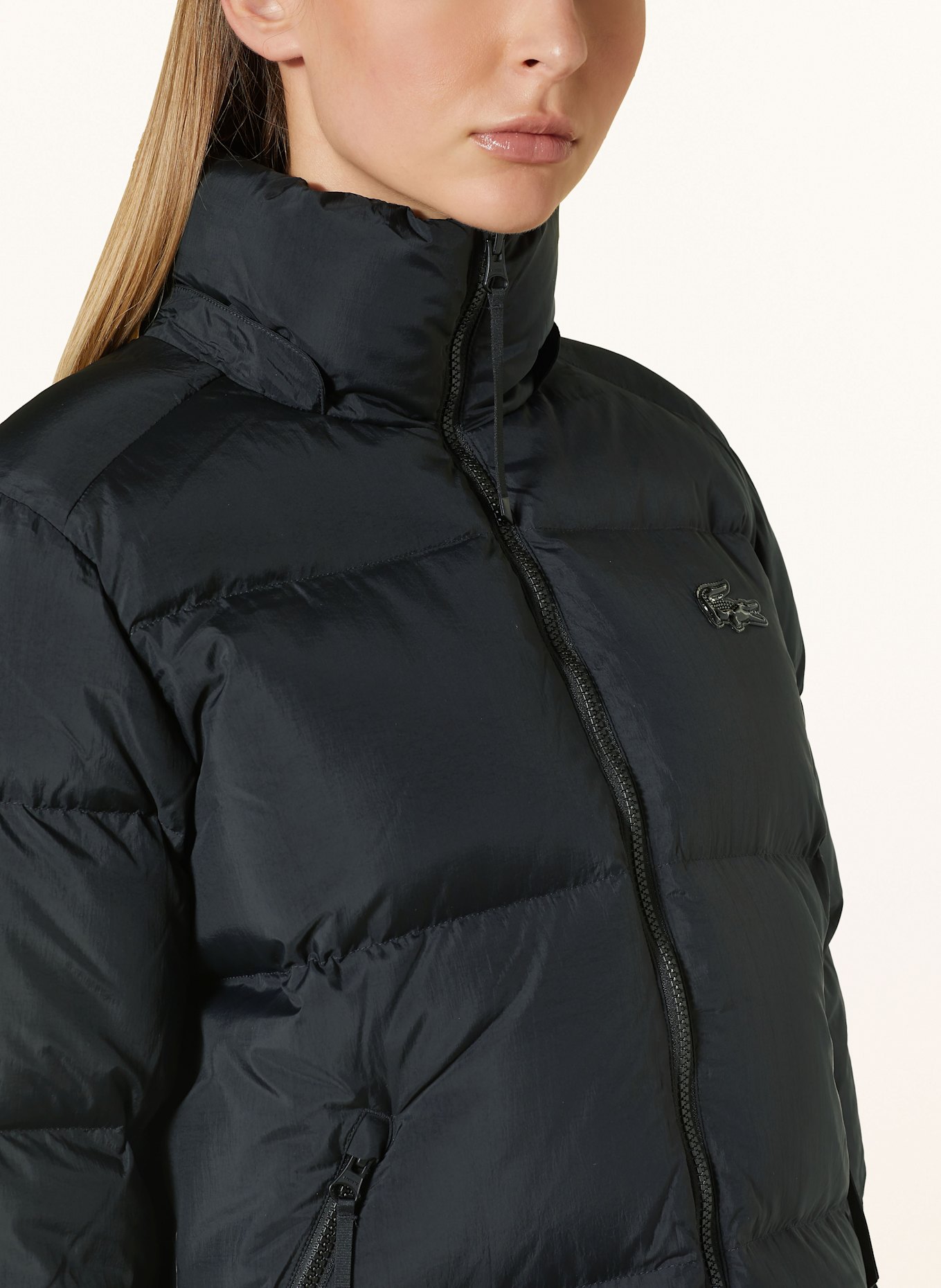 LACOSTE Kurtka puchowa z odpinanym kapturem: CZARNY