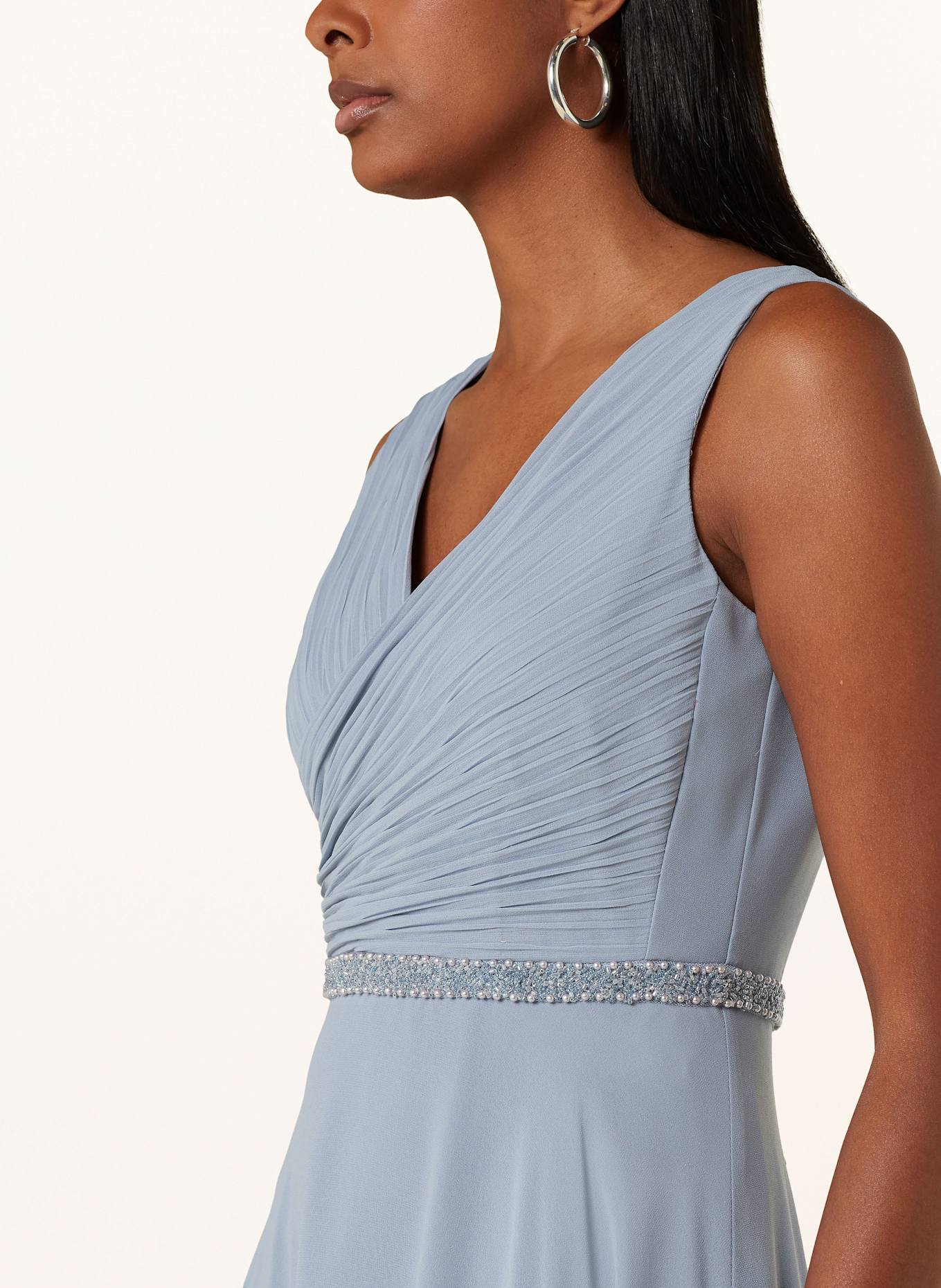 Vera Mont Abendkleid mit Schmuckperlen: HELLBLAU