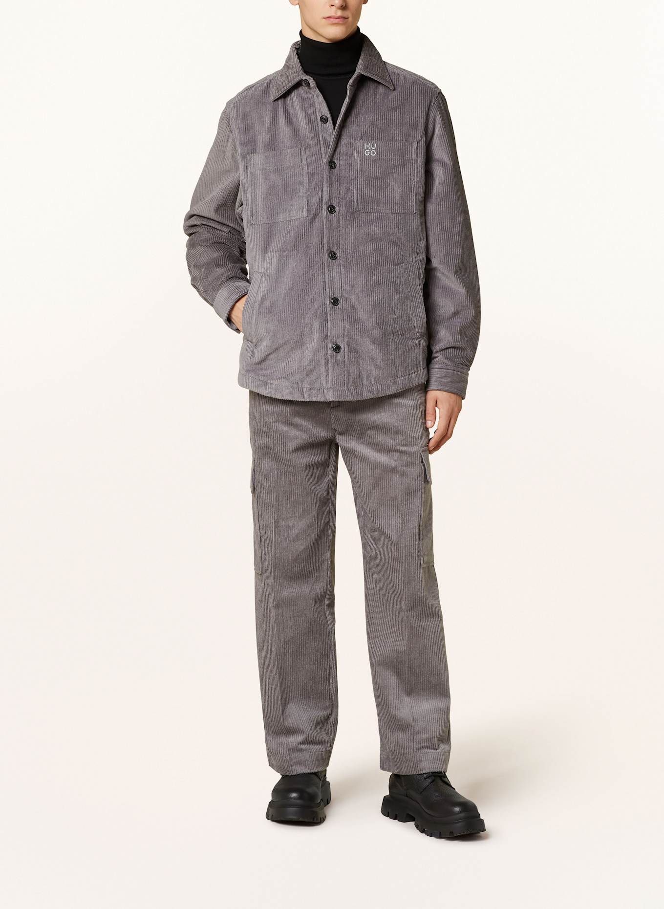 HUGO Bunda EGRISO z manšestru: ŠEDÁ