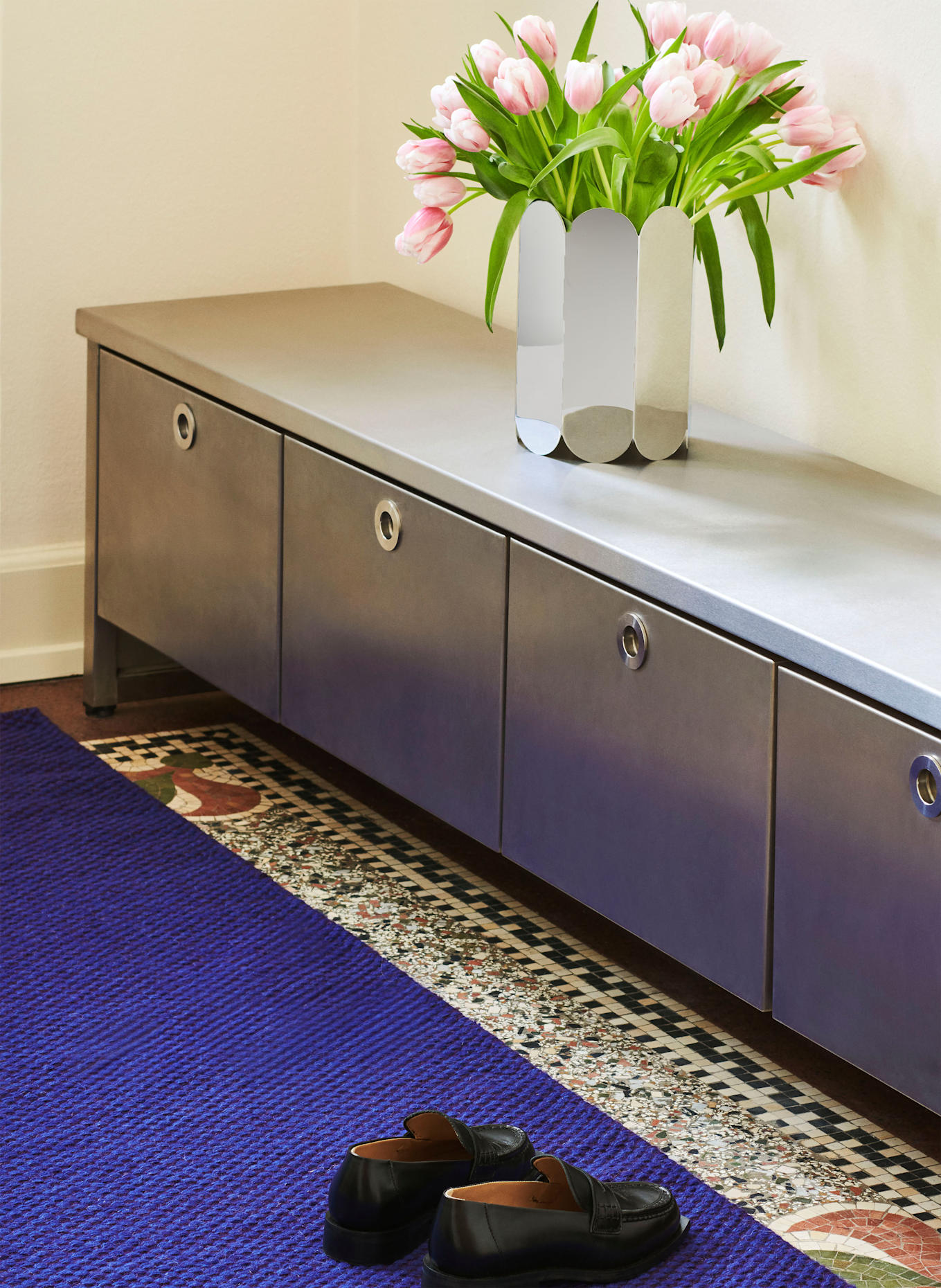 HAY Vase ARCS LARGE: MIRROR