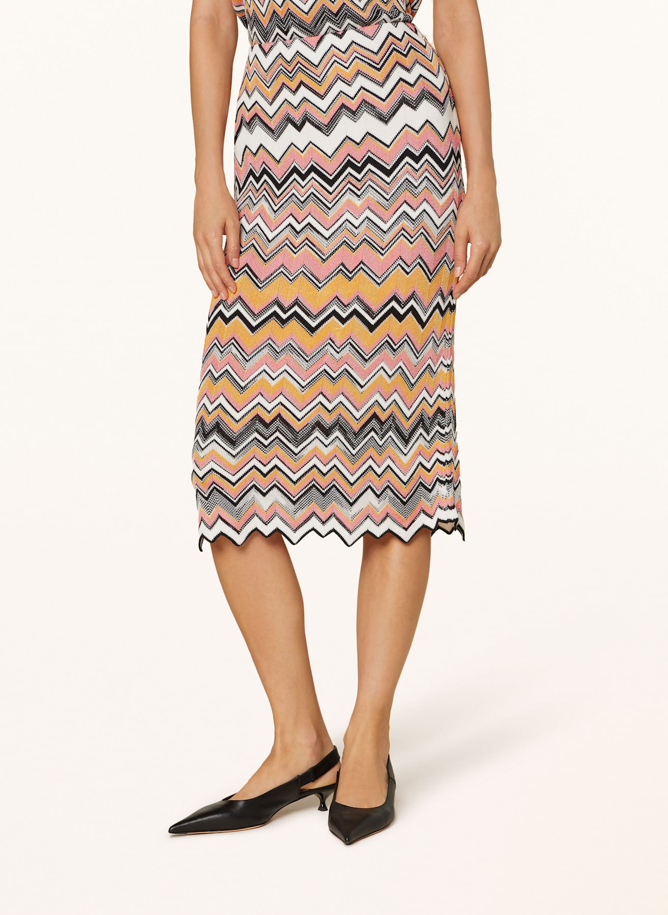 MARC CAIN Strickrock: WEISS / ORANGE / SCHWARZ