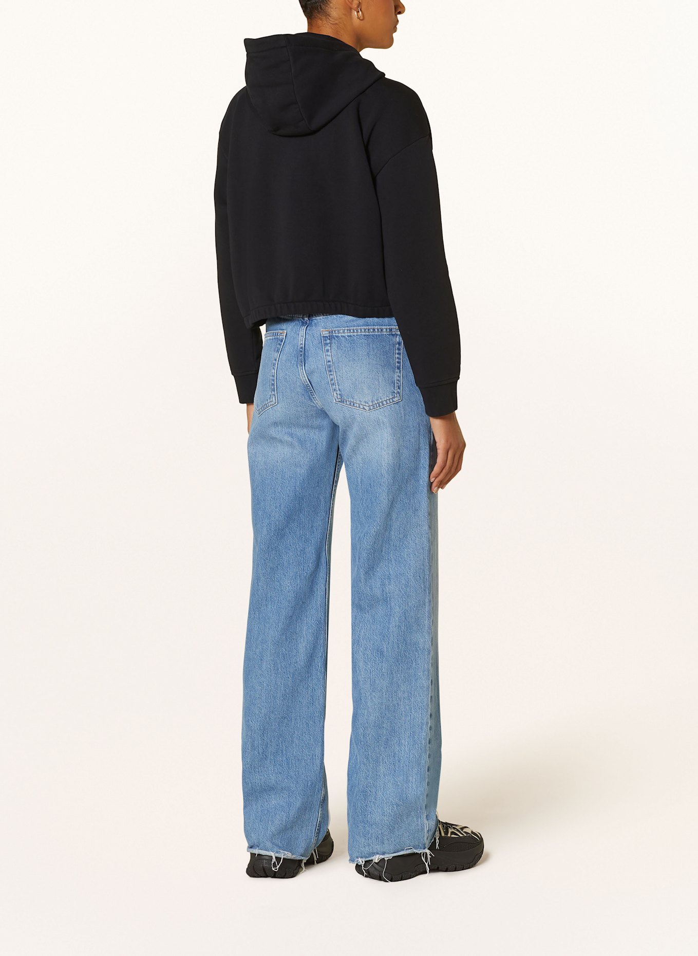 BARBOUR INTERNATIONAL Cropped mikina s kapucí PRIYA: ČERNÁ