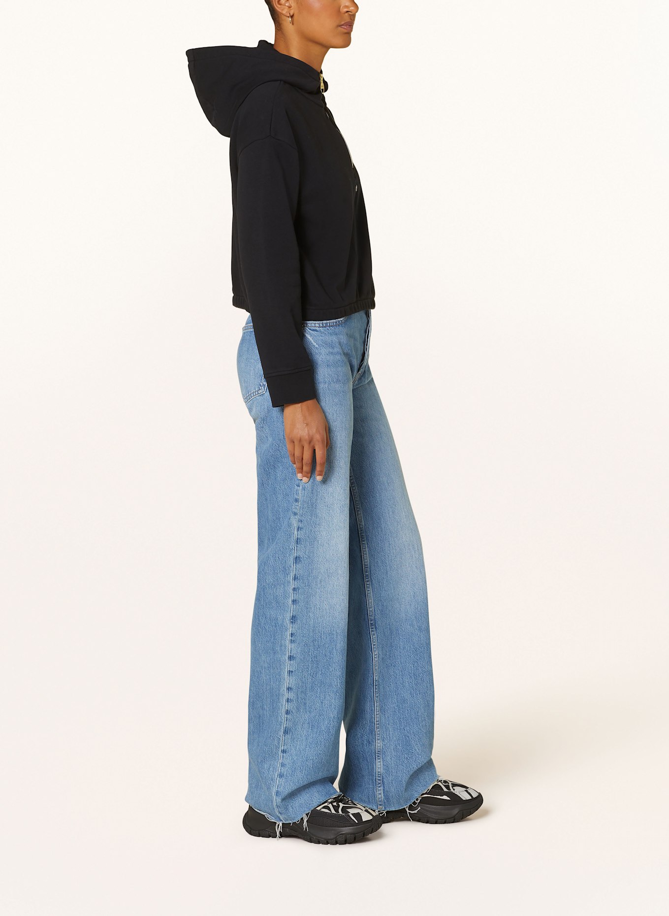 BARBOUR INTERNATIONAL Cropped mikina s kapucí PRIYA: ČERNÁ