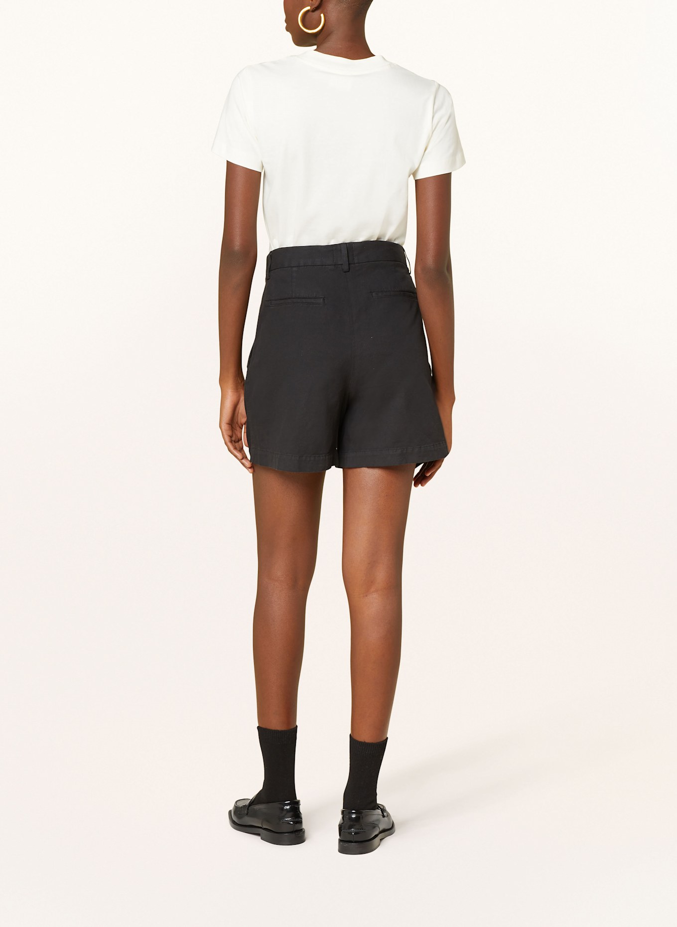 CLOSED Shorts REVYL: SCHWARZ