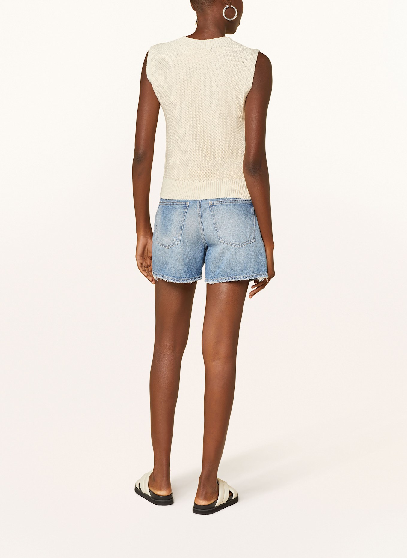 CLOSED Pullunder: CREME