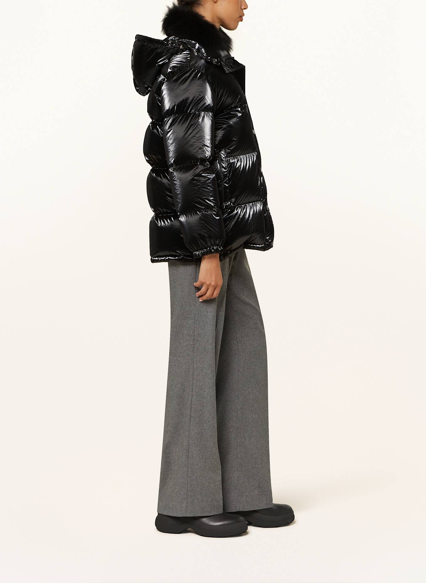 MONCLER Daunenjacke HANAU mit abnehmbarer Kapuze und Kunstfell: SCHWARZ