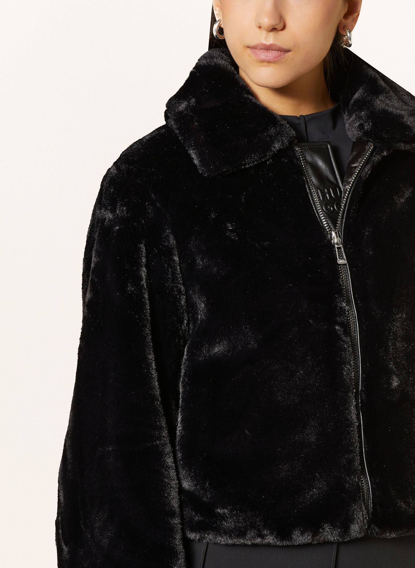 HUGO Kurtka ze sztucznego futra FLORIANE: CZARNY