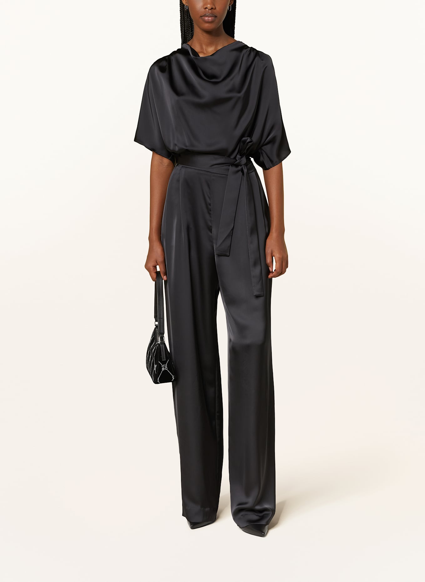 HUGO Saténový overal KASMINA: ČERNÁ