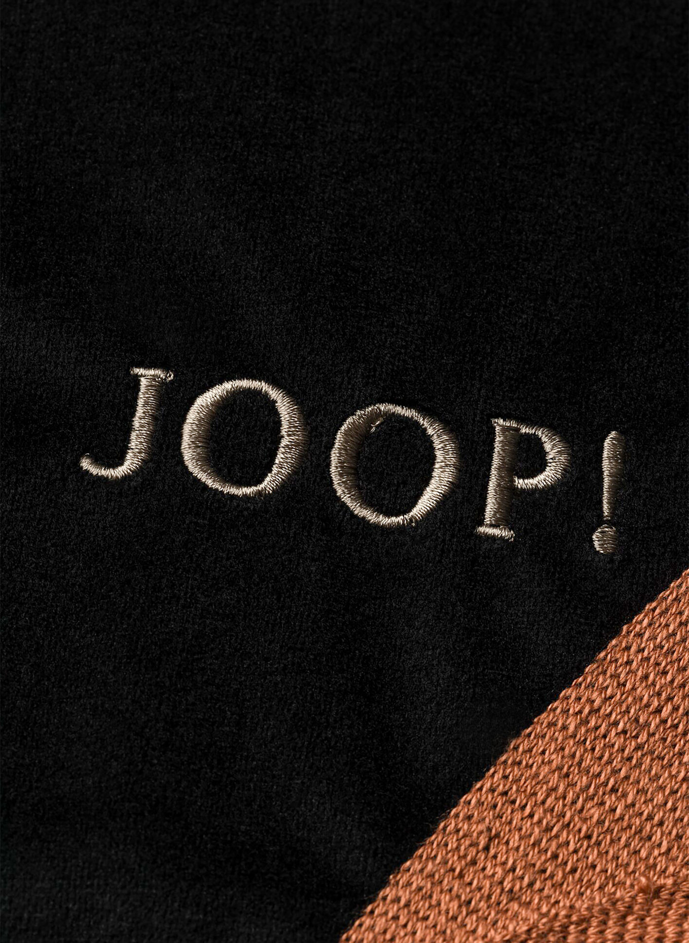 JOOP! Dekokissenhülle J!GRAPHIC aus Samt: DUNKELORANGE / SCHWARZ