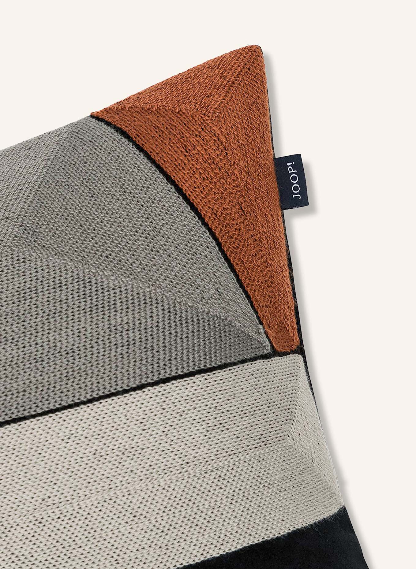 JOOP! Dekokissenhülle J!GRAPHIC aus Samt: DUNKELORANGE / SCHWARZ