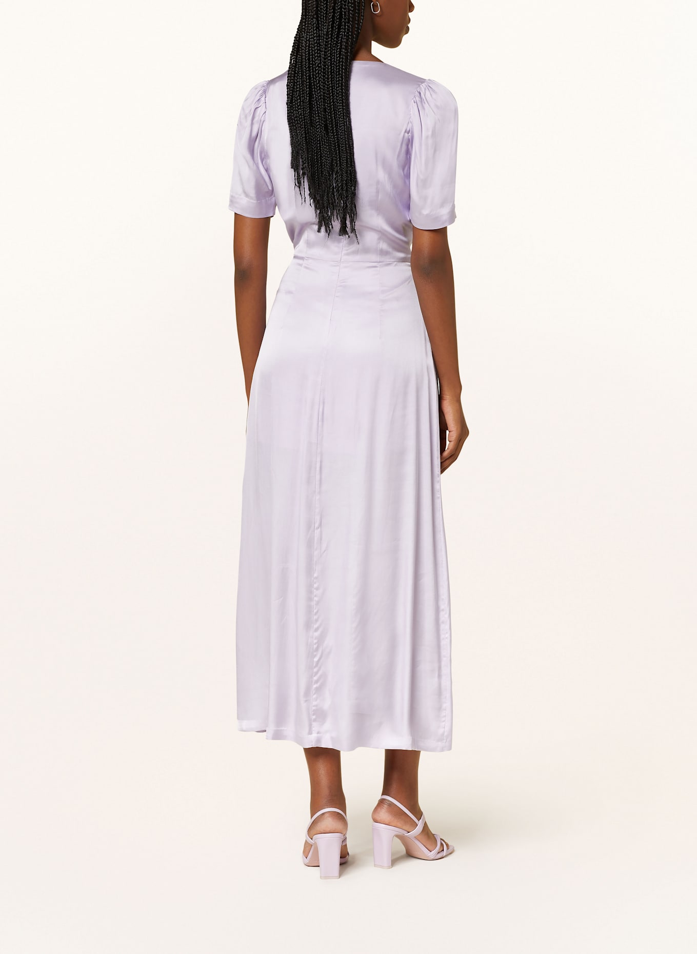 ROTATE Satinkleid: HELLLILA