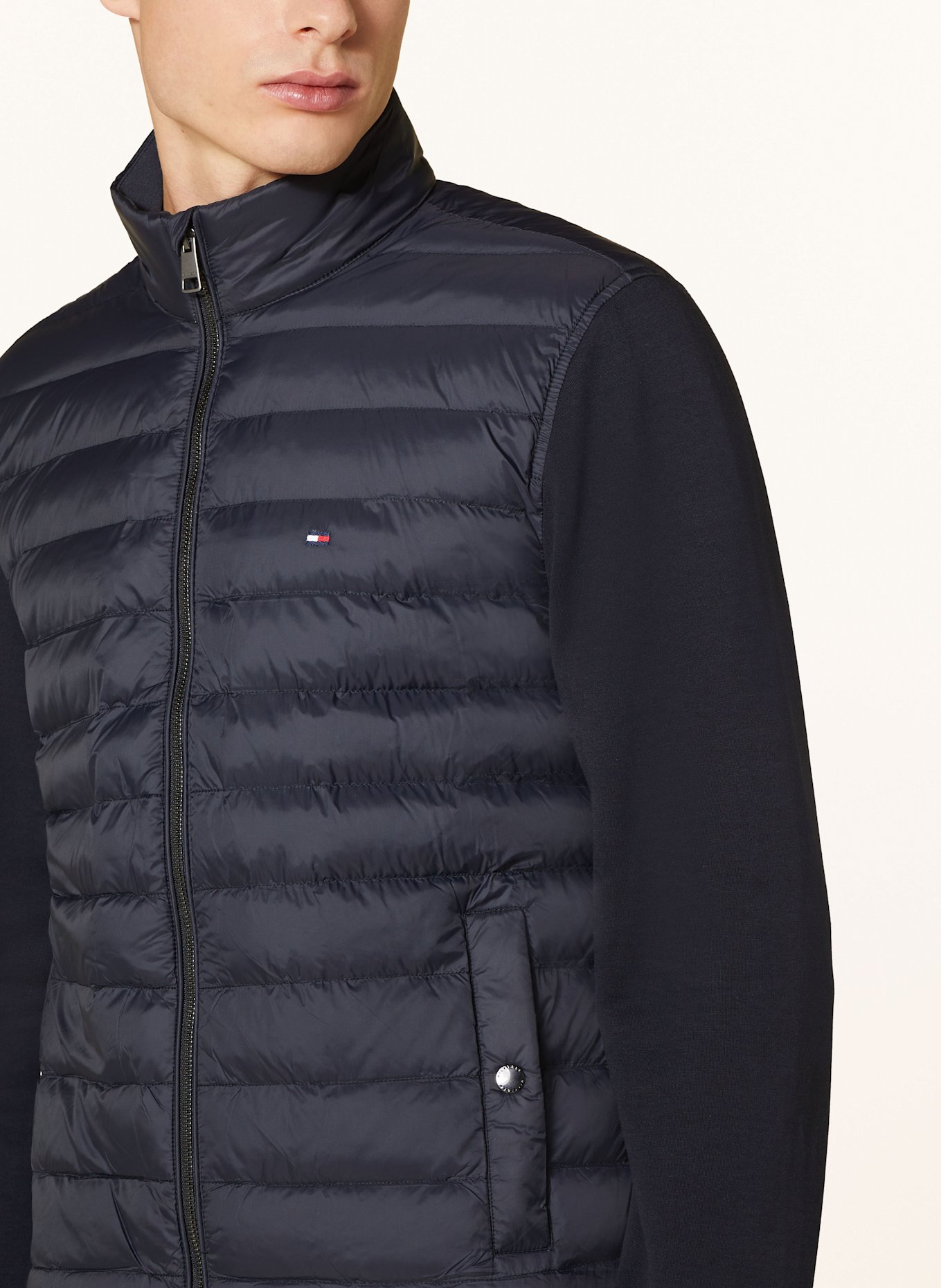 TOMMY HILFIGER Steppjacke im Materialmix: DUNKELBLAU