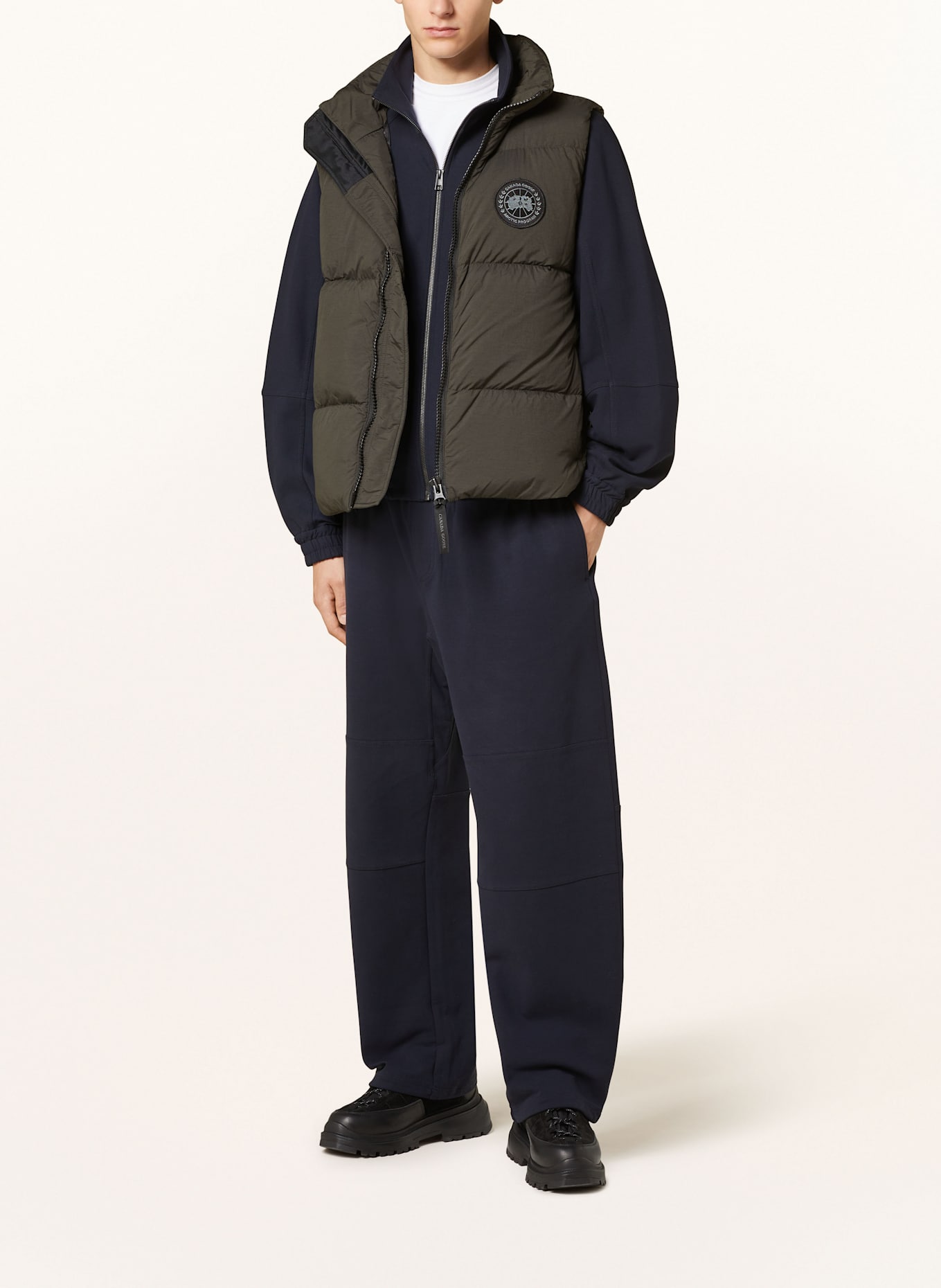 CANADA GOOSE Péřová vesta LAWRENCE: TMAVĚ ZELENÁ