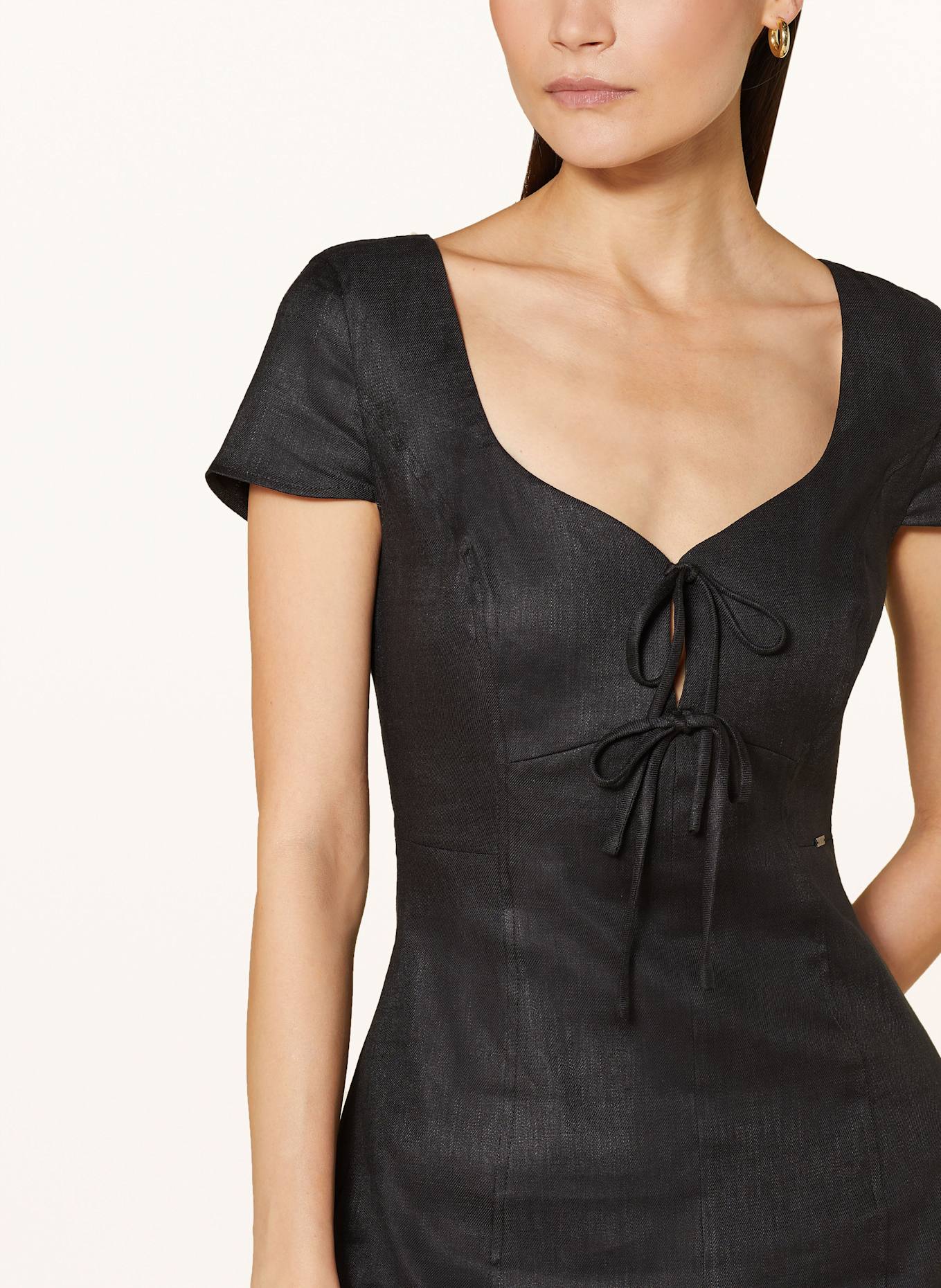 GUESS Kleid ISABEAU mit Leinen: SCHWARZ