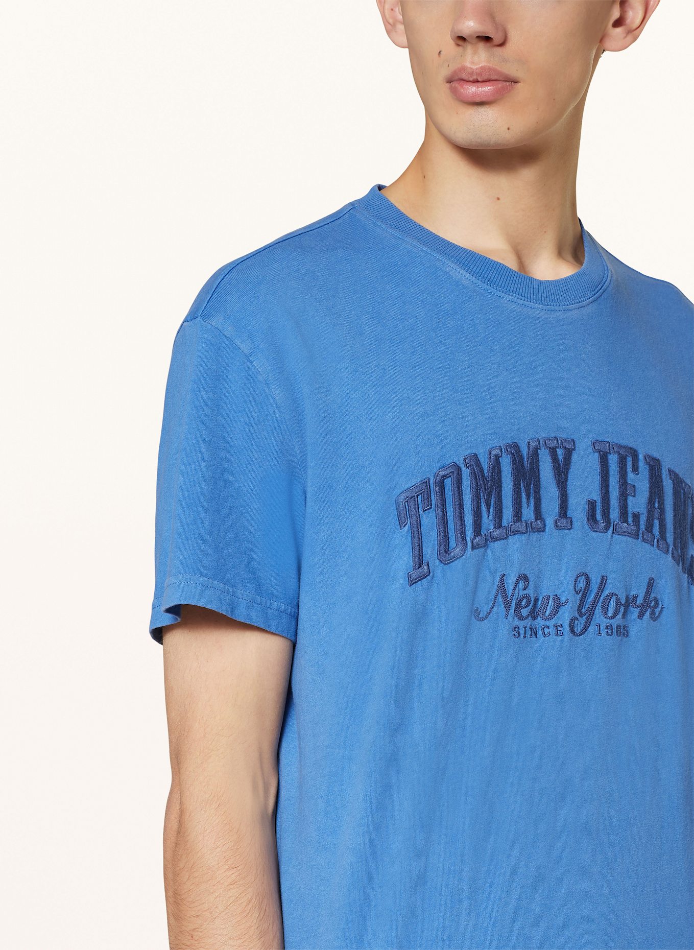 TOMMY JEANS T-Shirt: BLAU / DUNKELBLAU