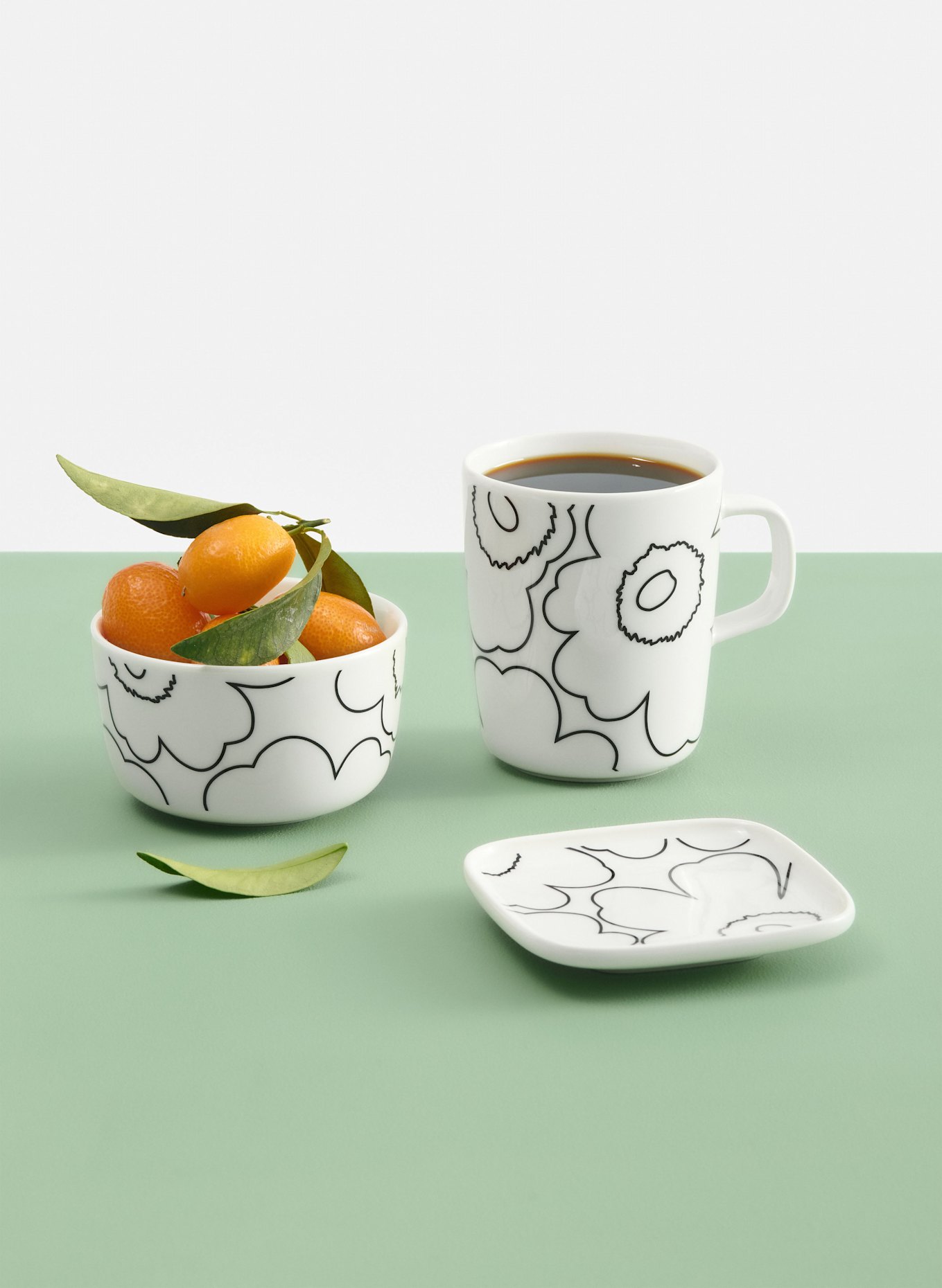 marimekko 2er-Set Henkelbecher OIVA/PIIRTO UNIKKO: WEISS / SCHWARZ