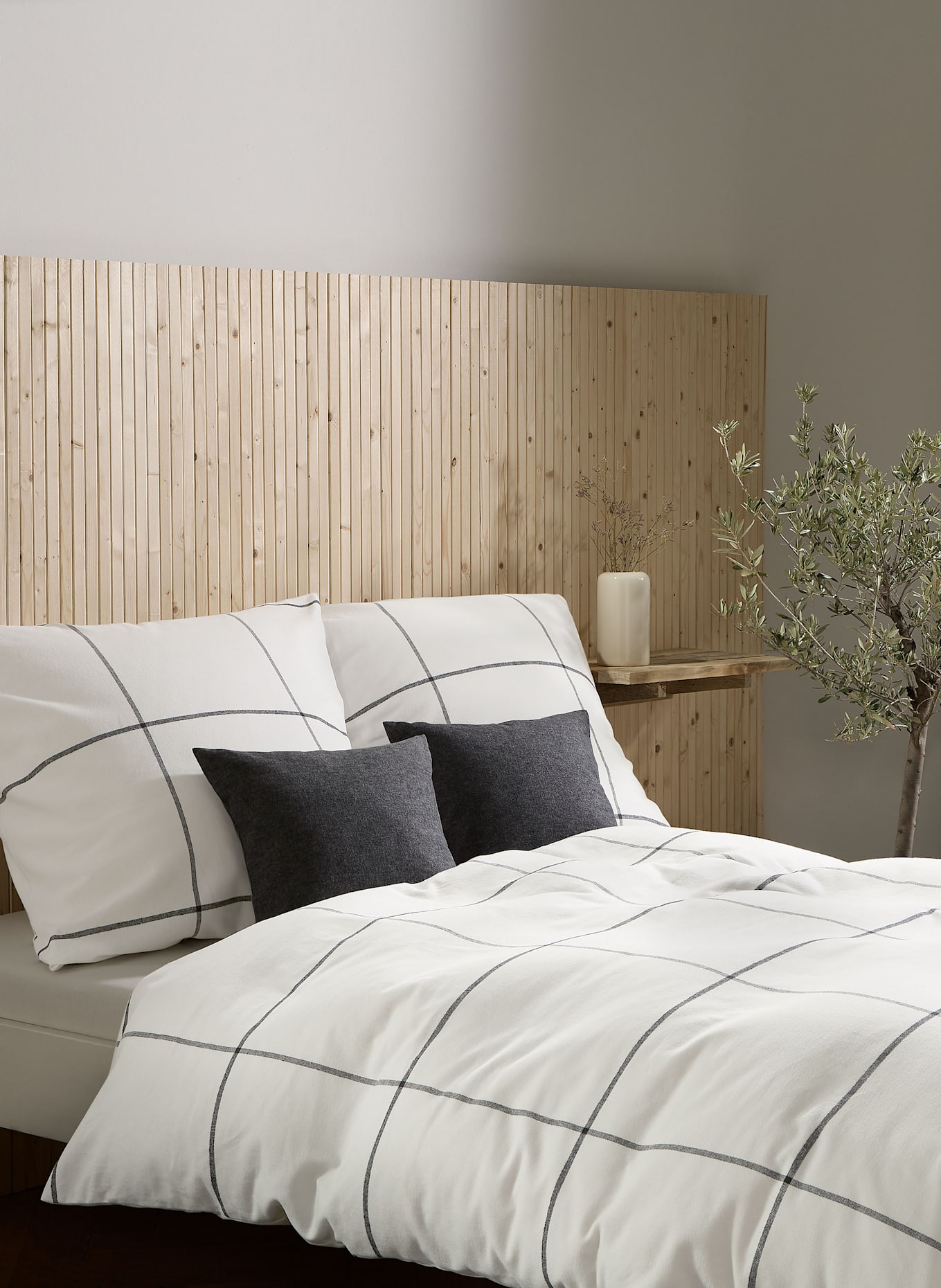 fleuresse Bettwäsche LECH: WEISS / SCHWARZ